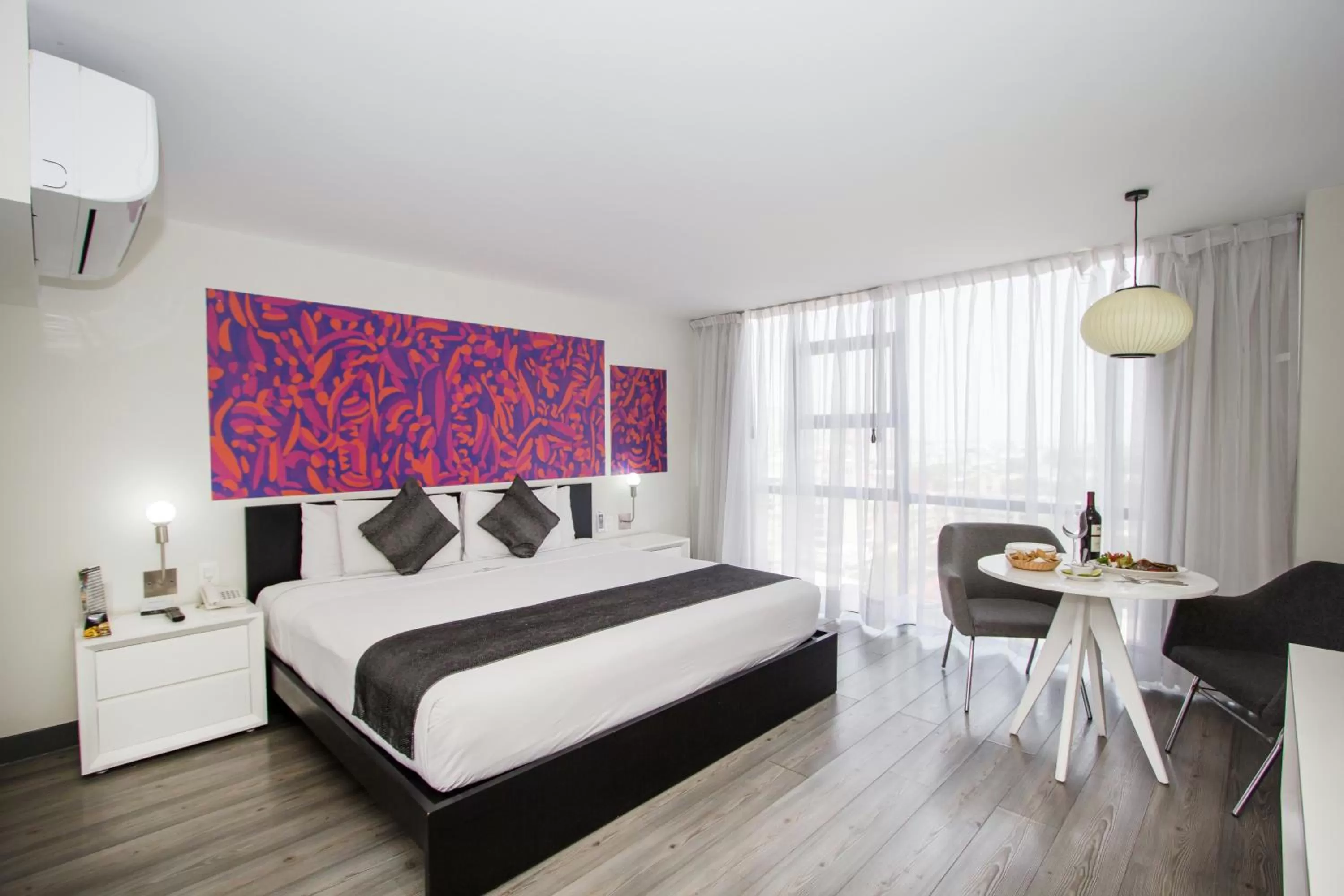 Photo of the whole room, Bed in Hotel El Ejecutivo by Reforma Avenue