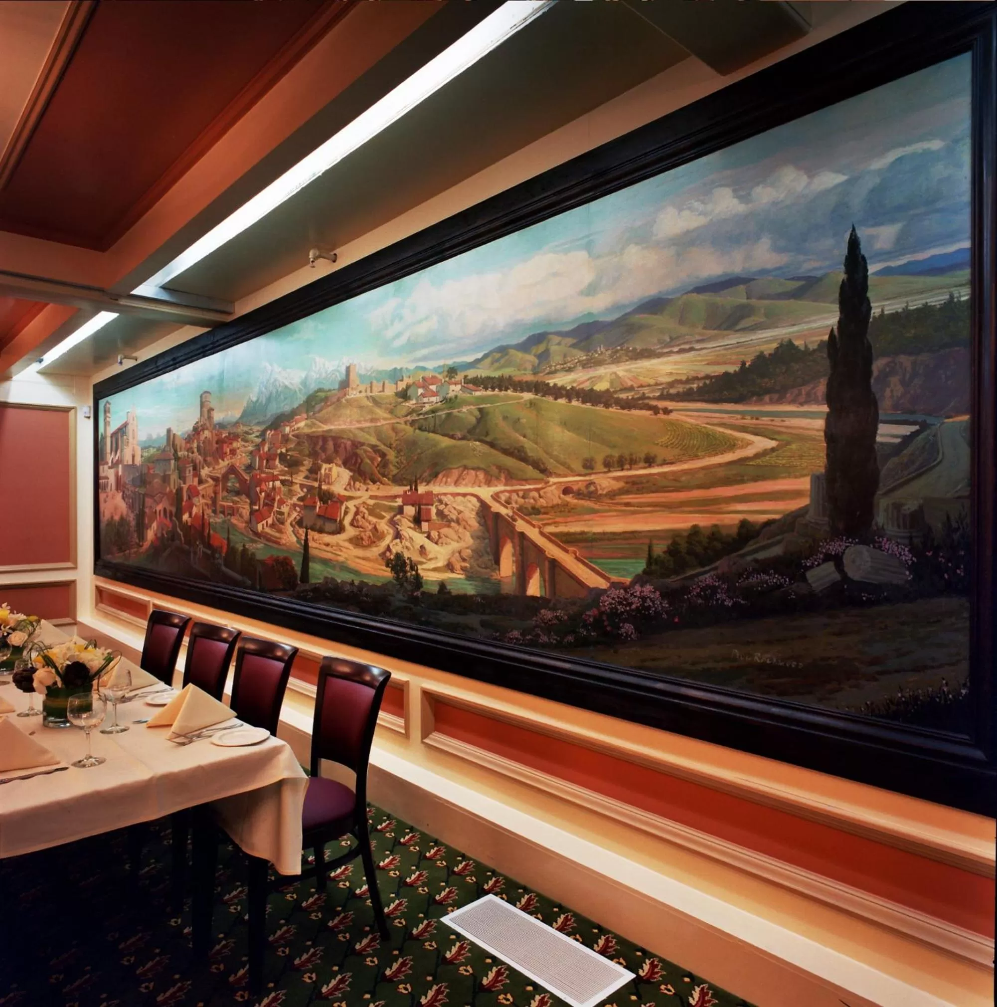 Restaurant/places to eat in San Remo Hotel