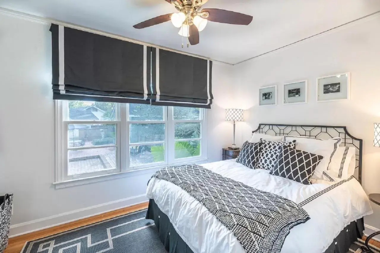 Photo of the whole room, Bed in Linden - A Historic Bed and Breakfast