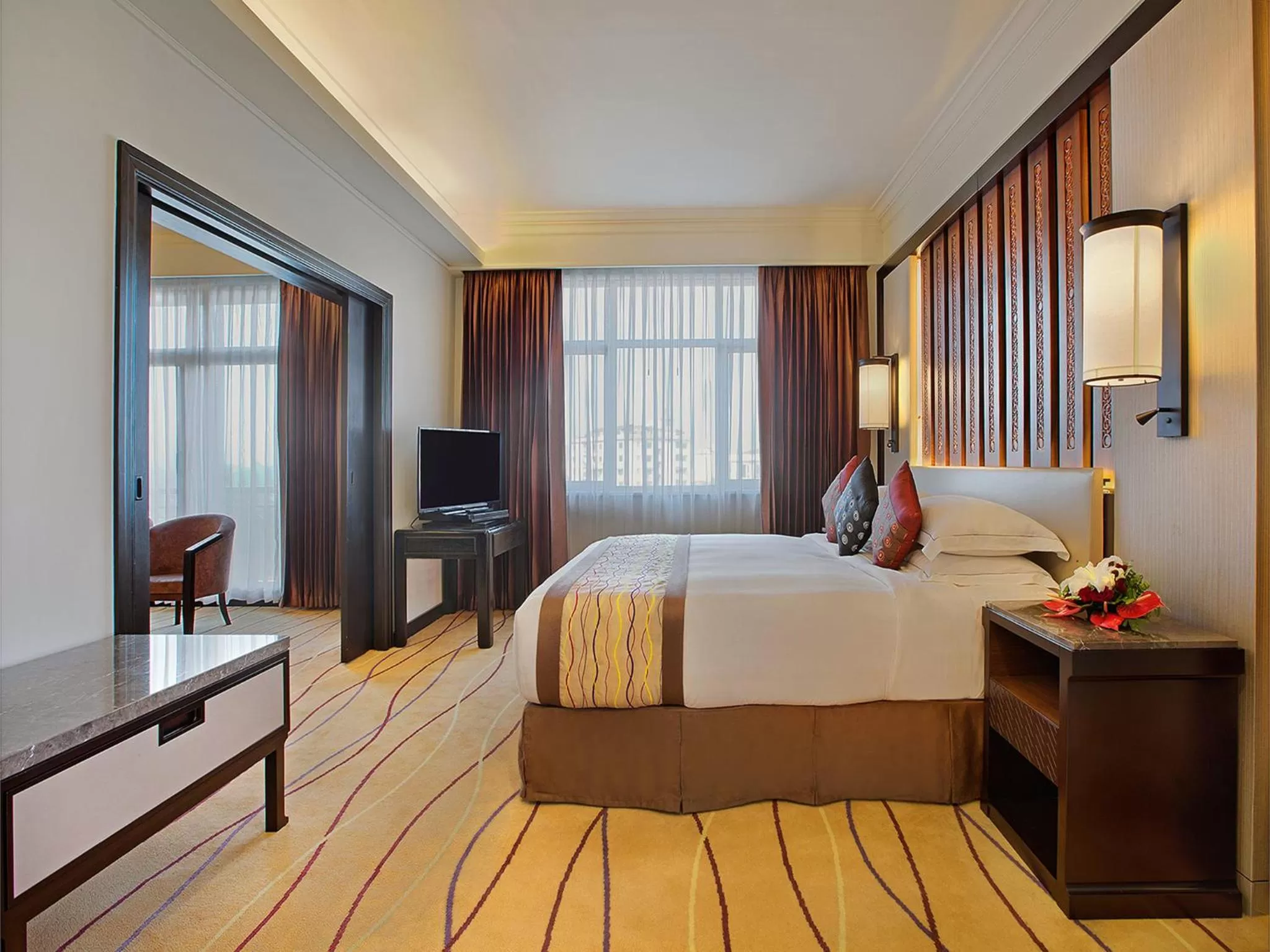 Bed in PARKROYAL Yangon