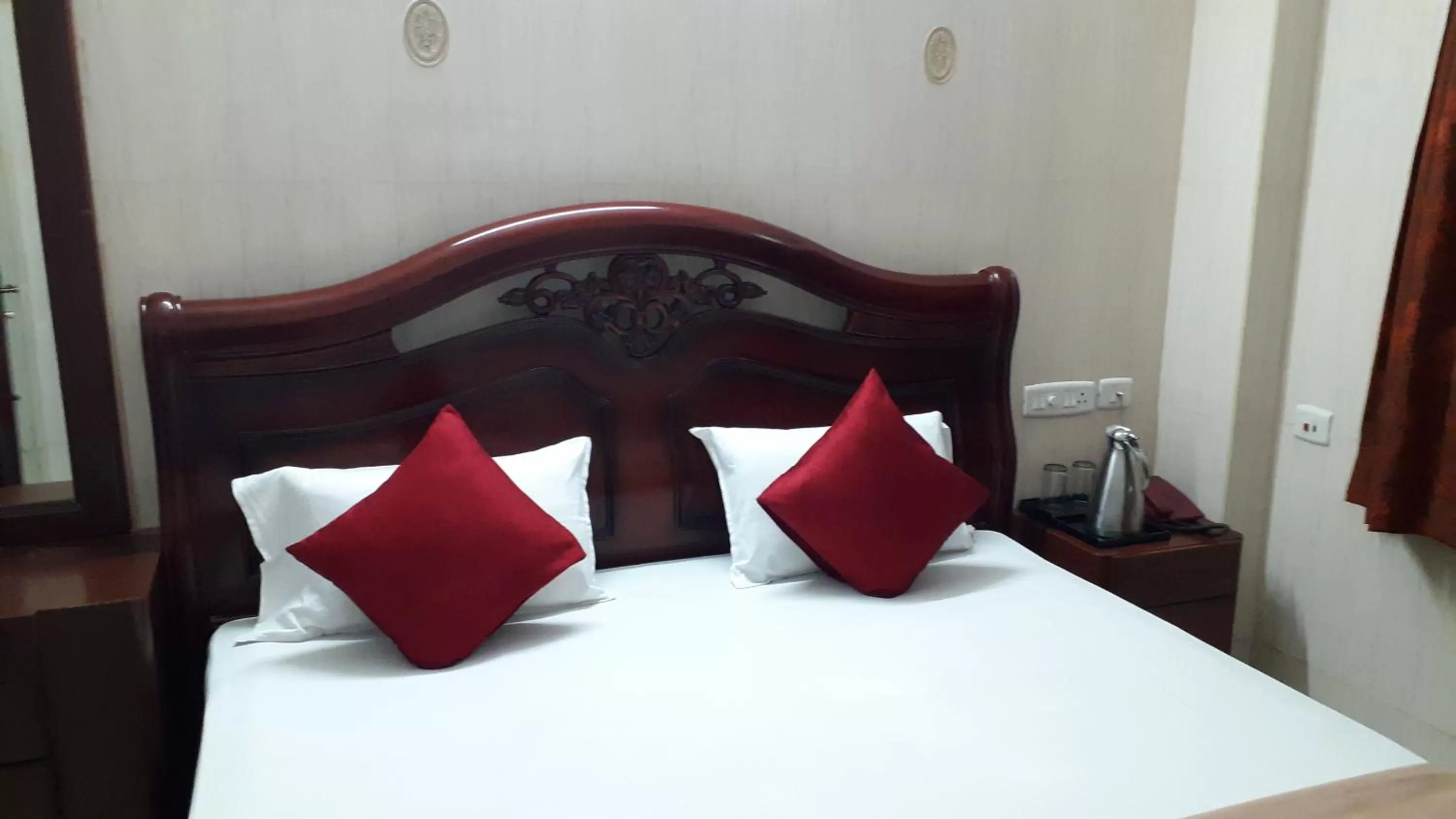 Bed in Grand View Residency Chennai