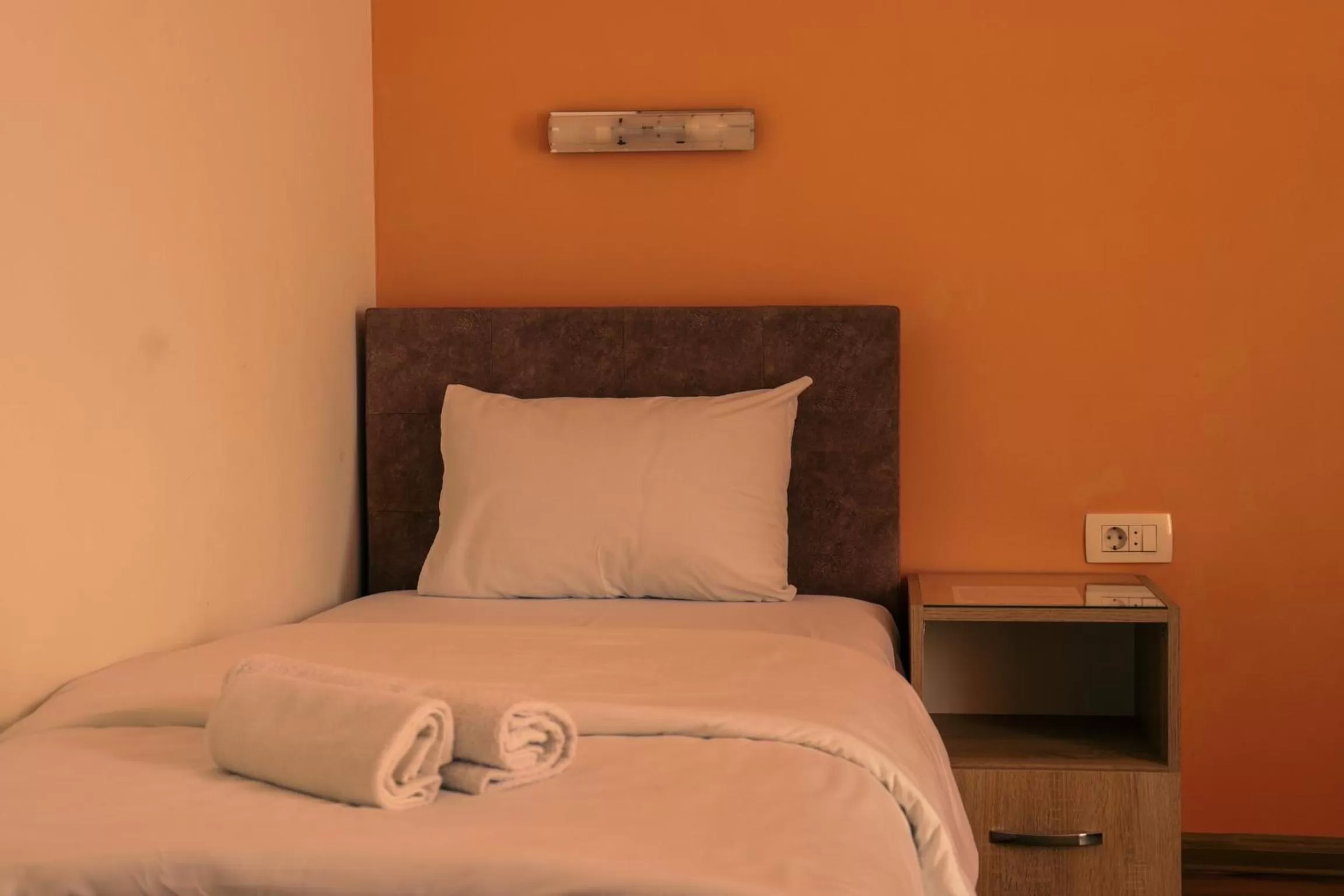 Bed in Restoran & Motel Manjež