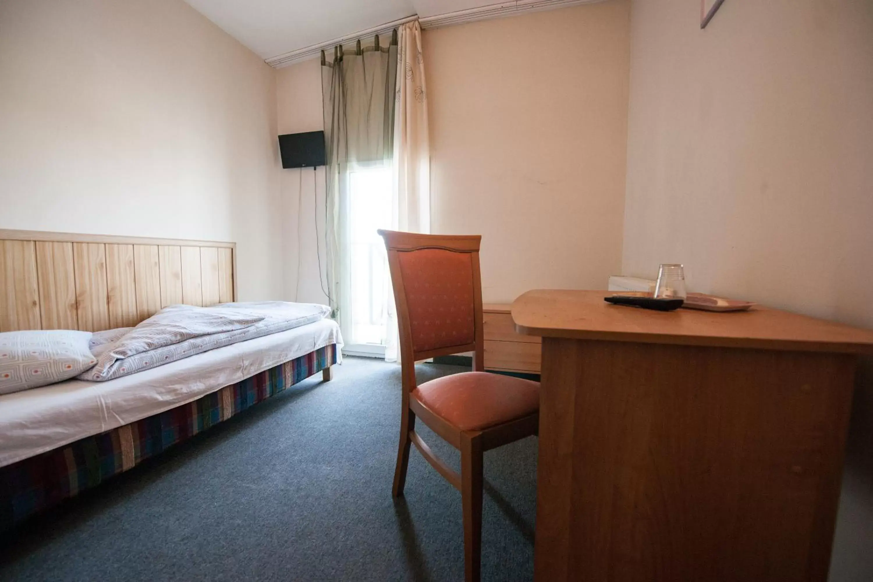 Single Room with Shower - single occupancy in Gościniec Pod Furą Single Room with Shower - single occupancy in Gościniec Pod Furą