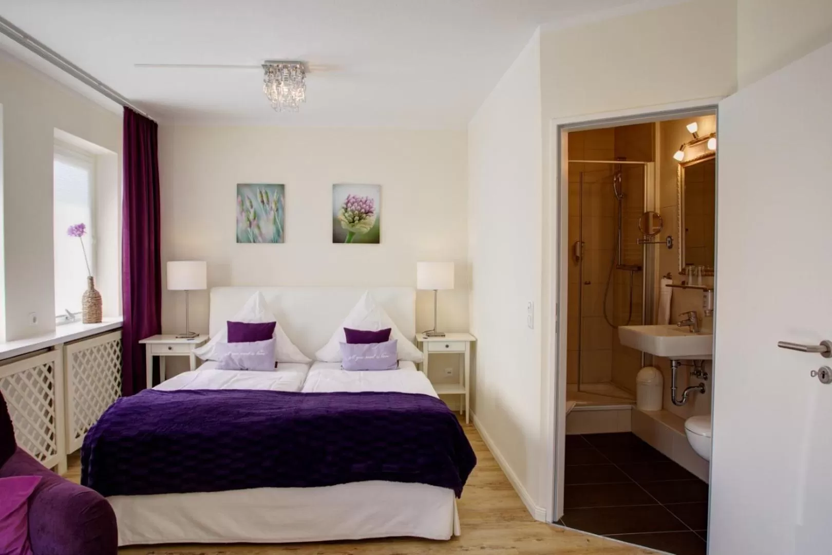 Bed in Das Frühstückshotel Sankt Peter-Ording