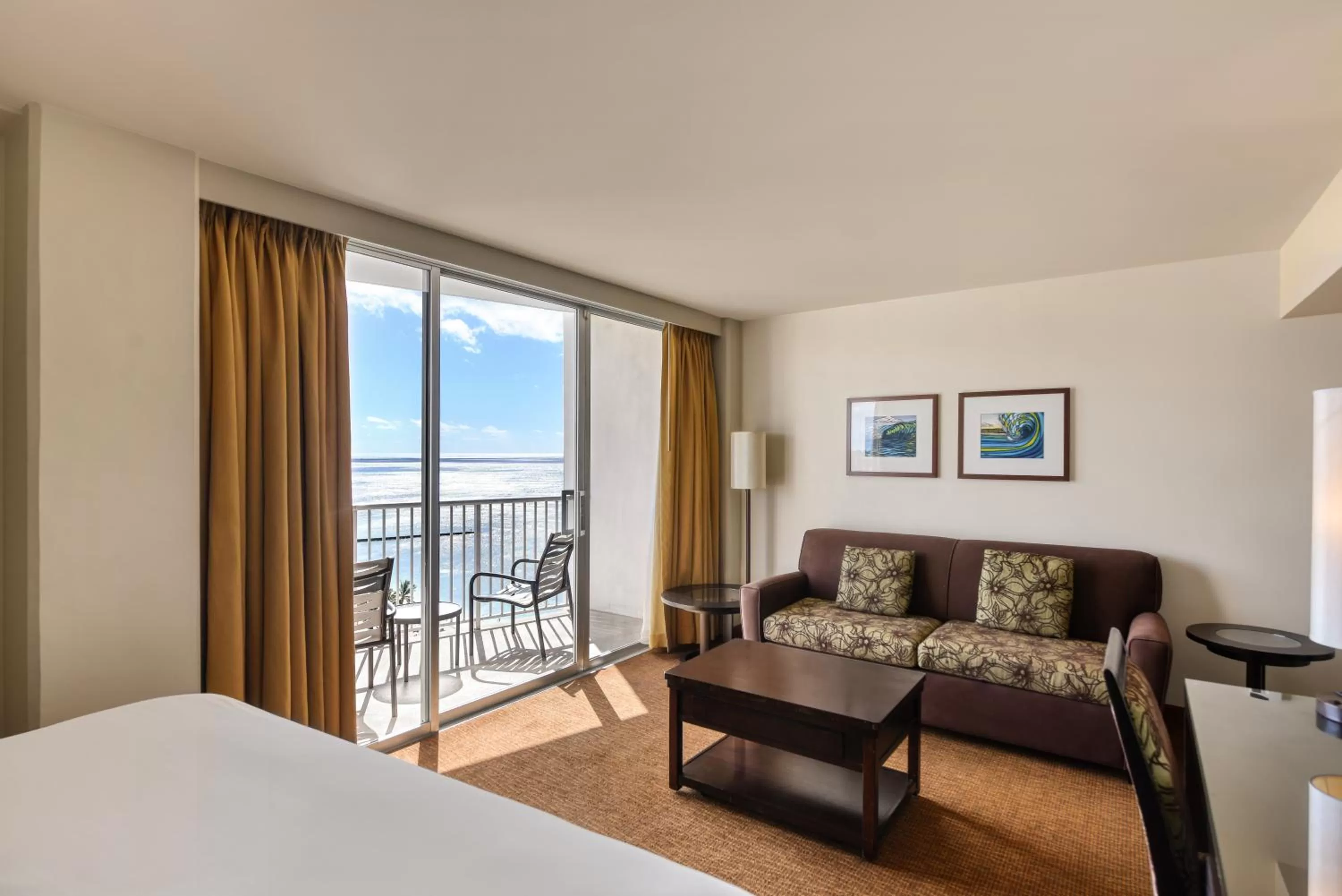 Bed in Park Shore Waikiki