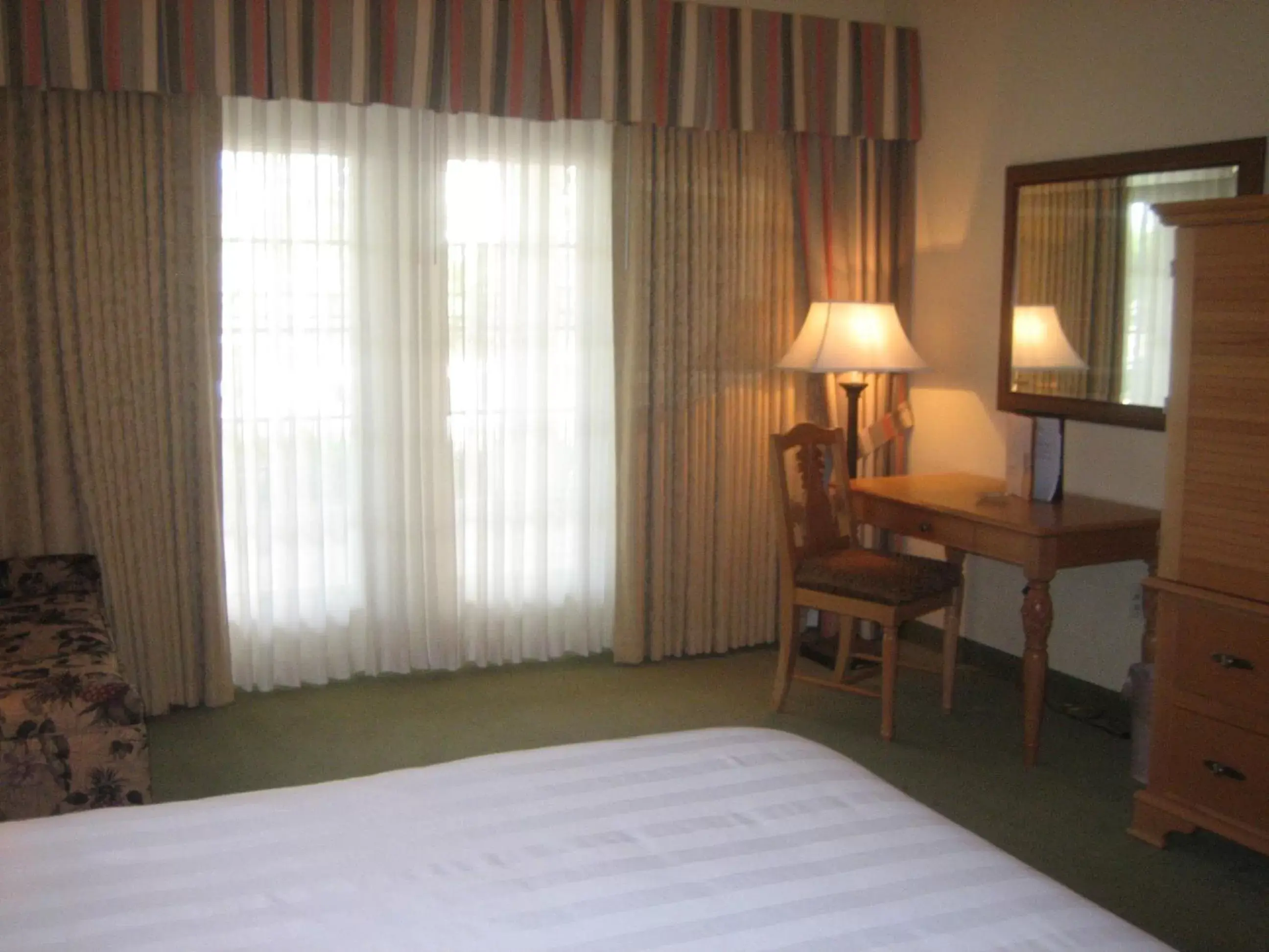 Bed in Monumental Hotel Orlando