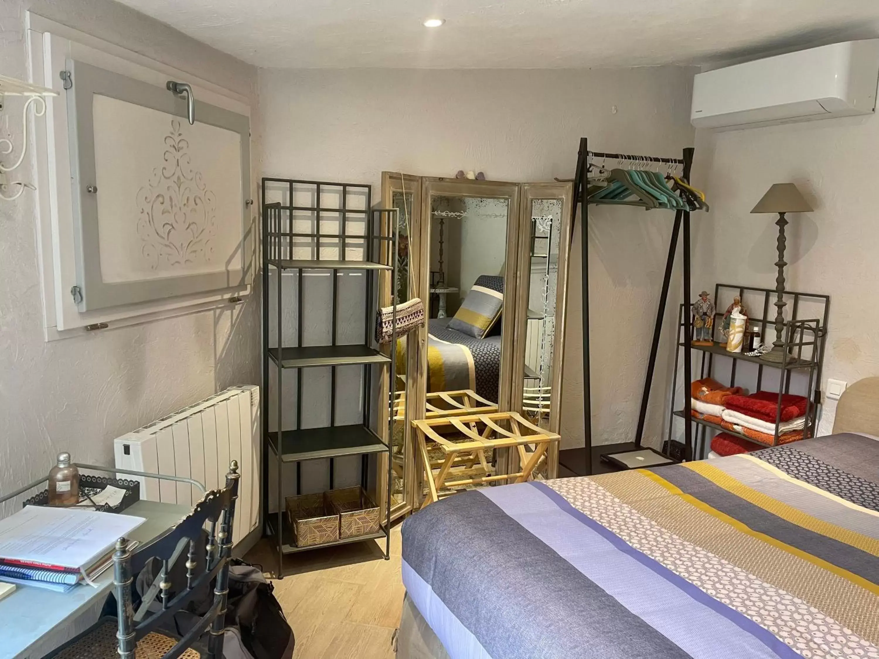 Double Room in ABEILLE Double Room in ABEILLE