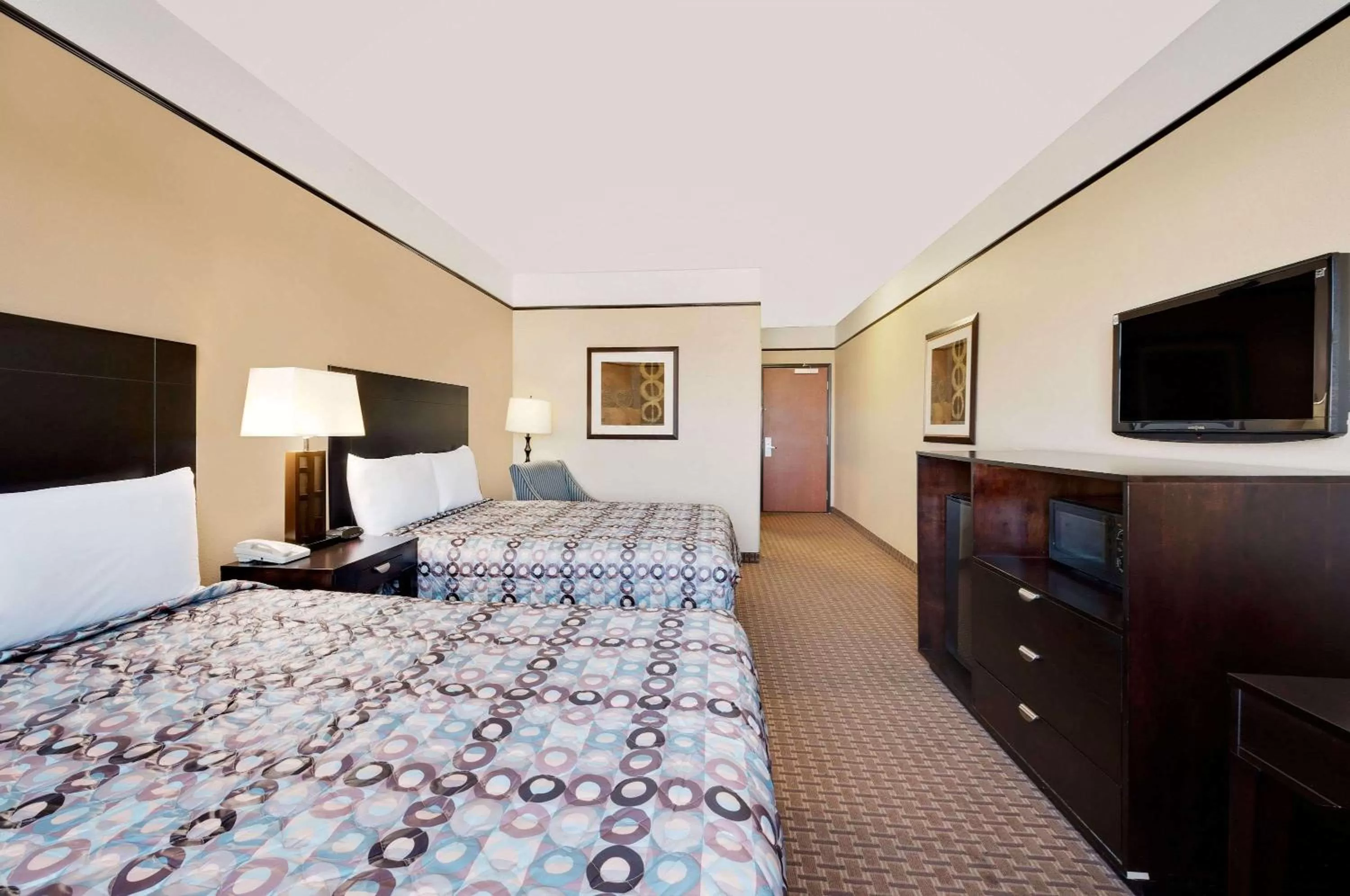 Photo of the whole room, Bed in Super 8 by Wyndham Odessa TX