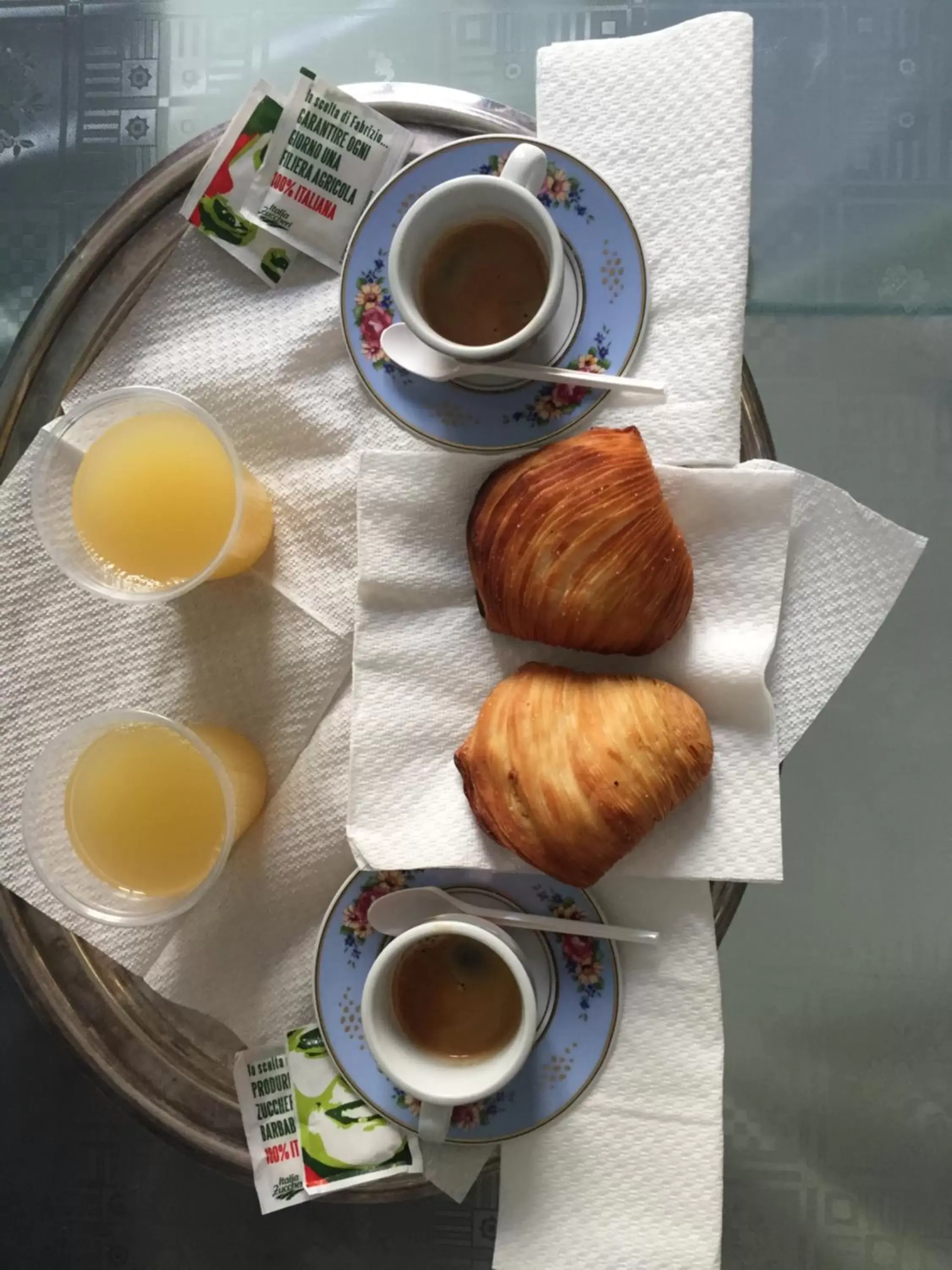Italian breakfast, Breakfast in International Naples