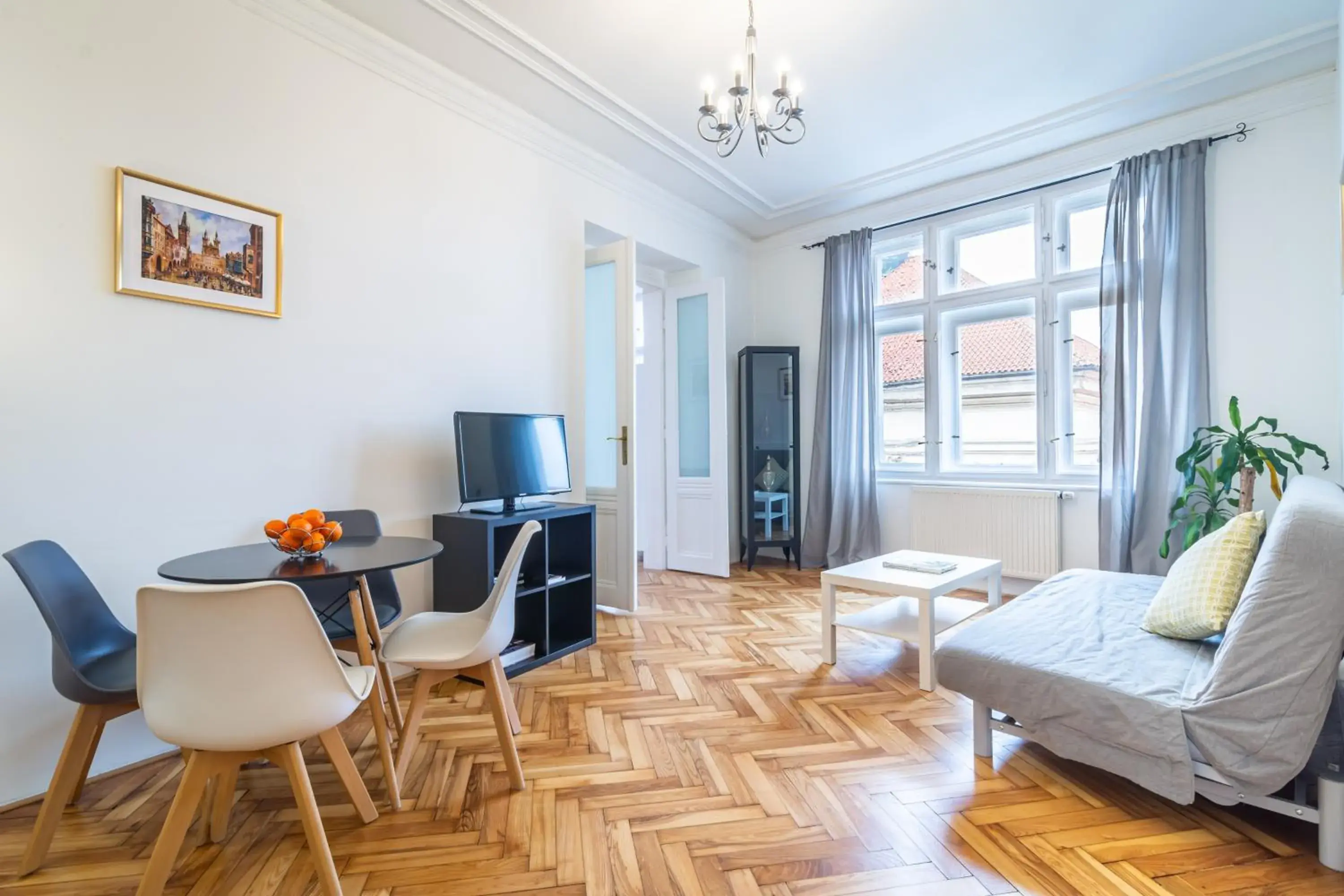 Living room, TV/Entertainment Center in Royal Road Residence