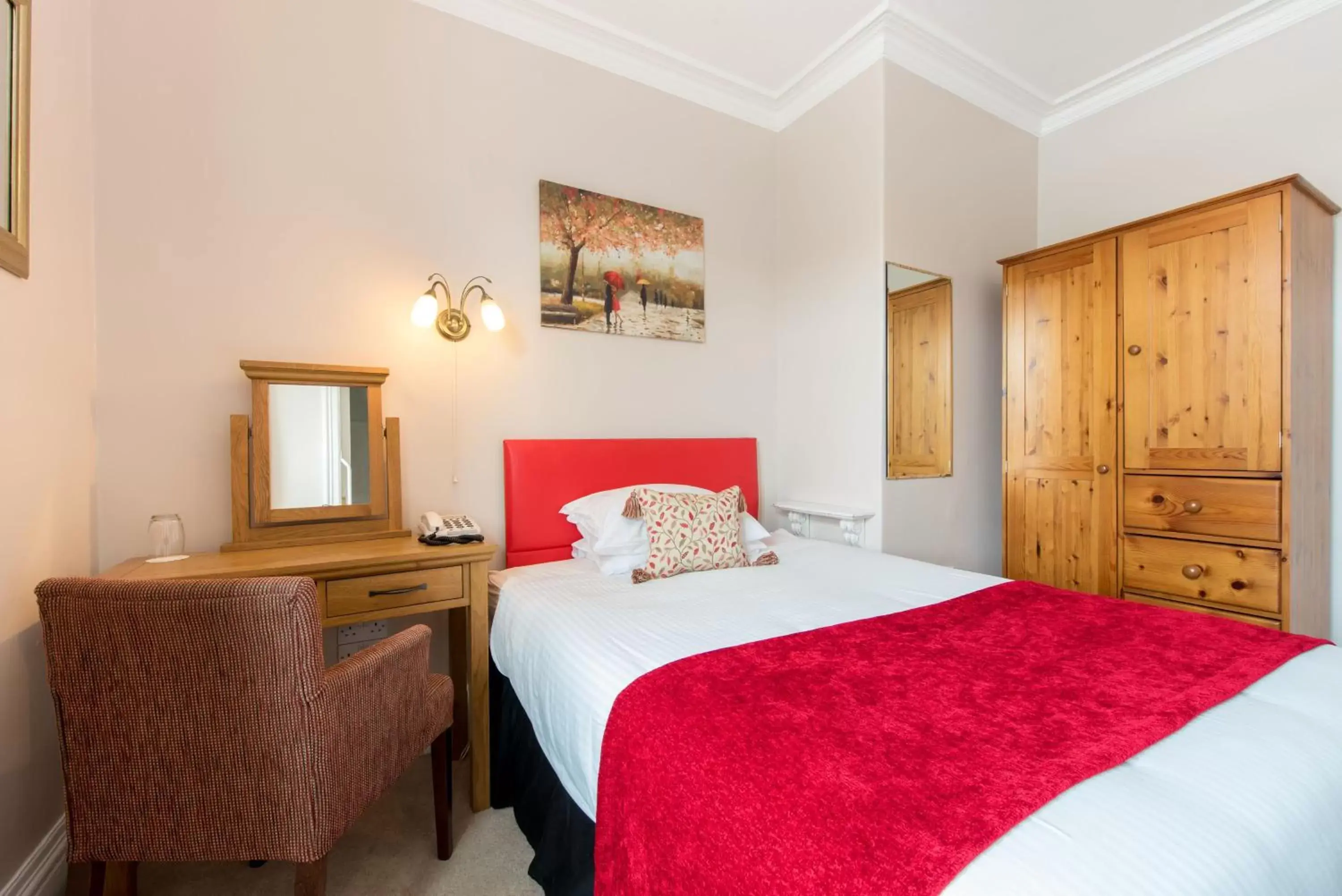 Single Room in Northfield Hotel