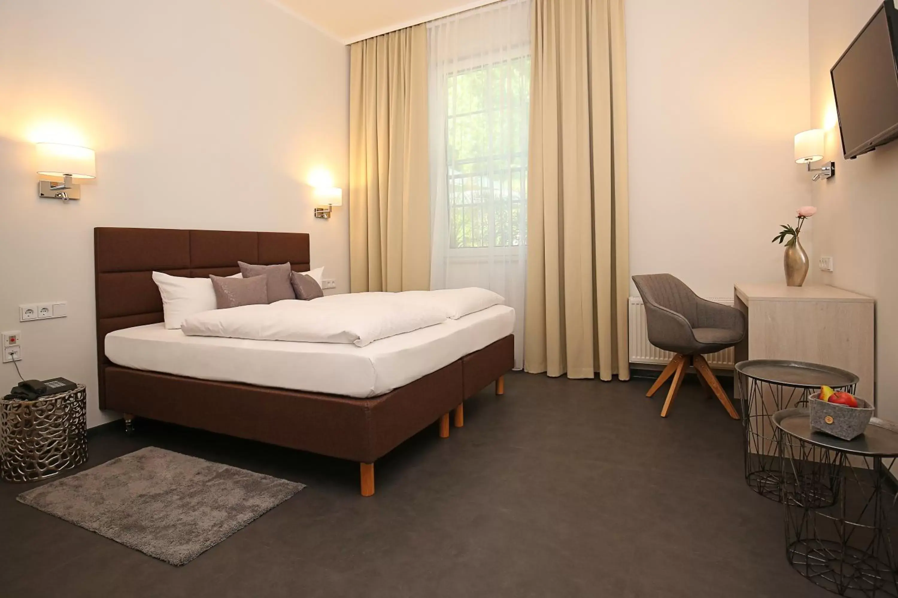 Photo of the whole room, Bed in Landhotel Potsdam