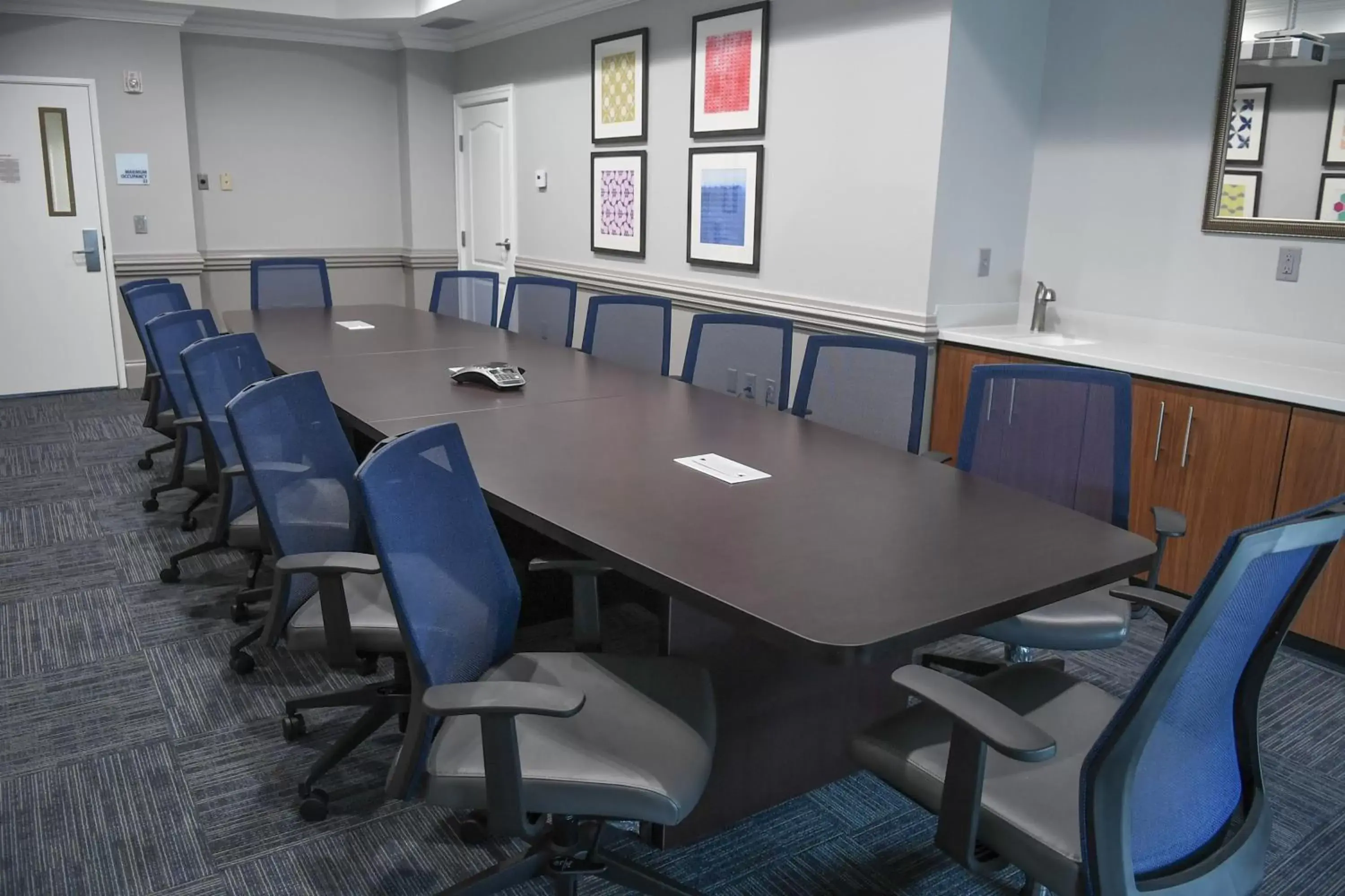 Meeting/conference room in Holiday Inn Express & Suites - Valdosta, an IHG Hotel
