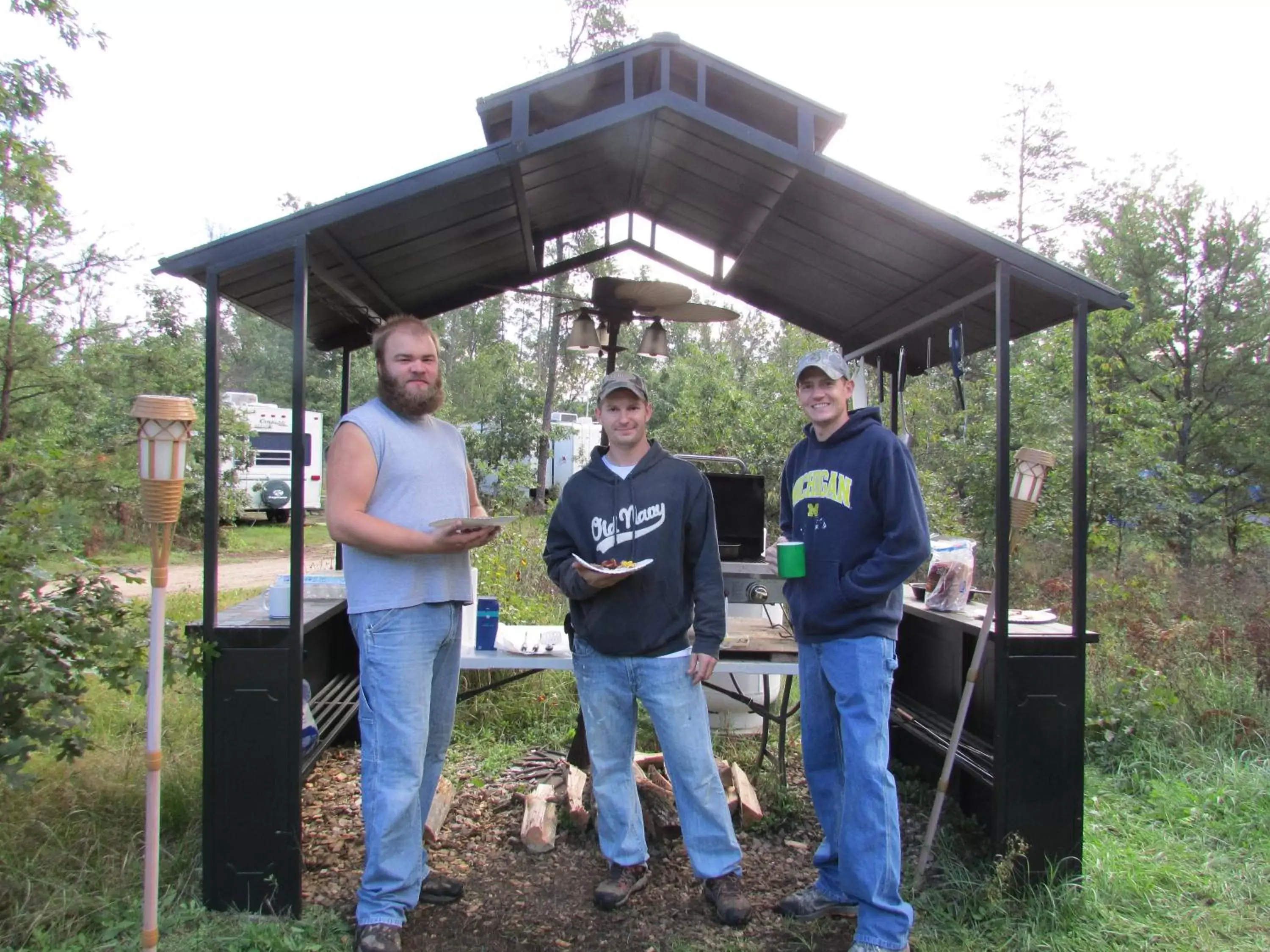 BBQ facilities, Staff in Best Bear Lodge