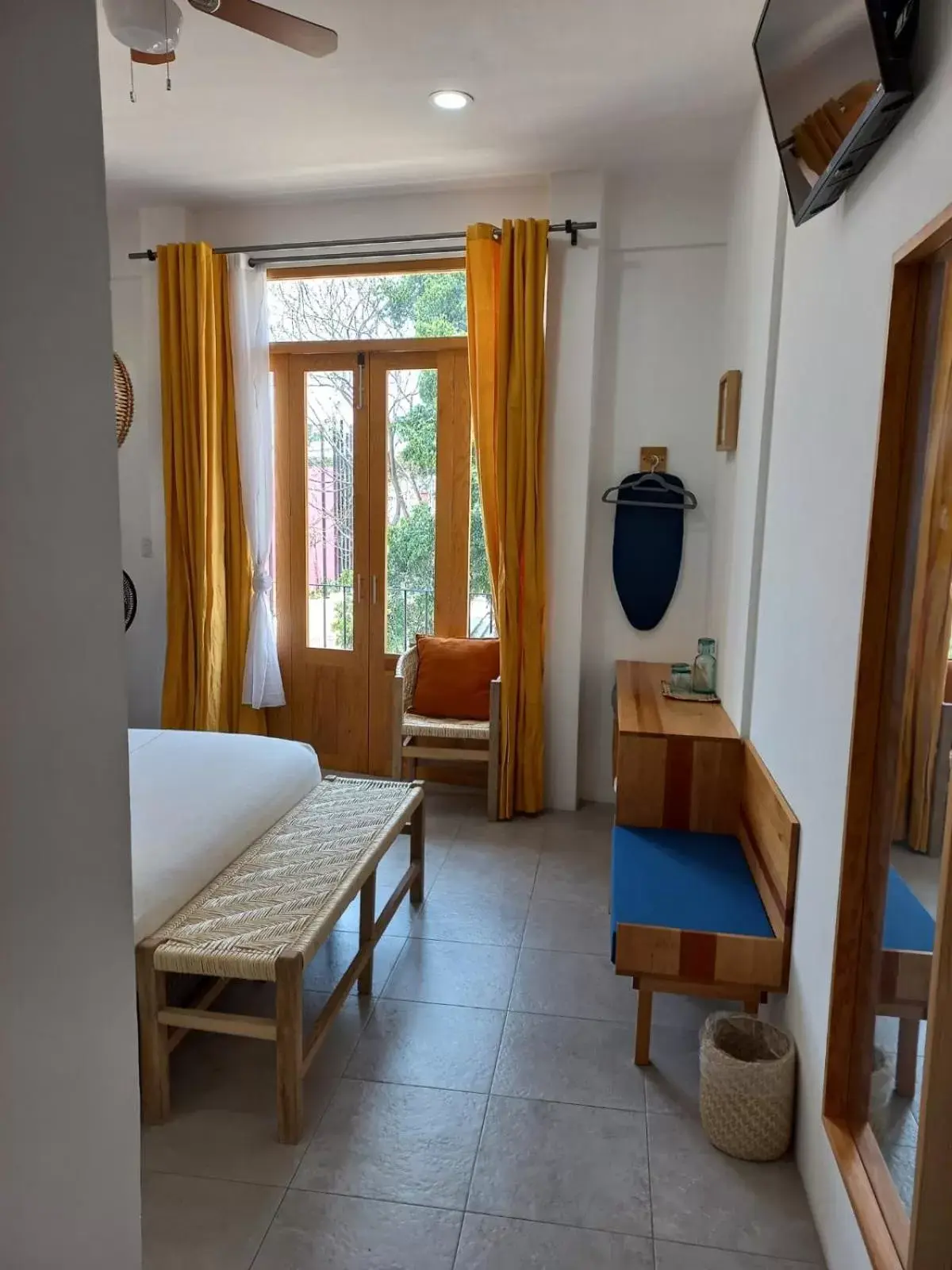 Bed, Seating Area in Santa Cecilia Hotel