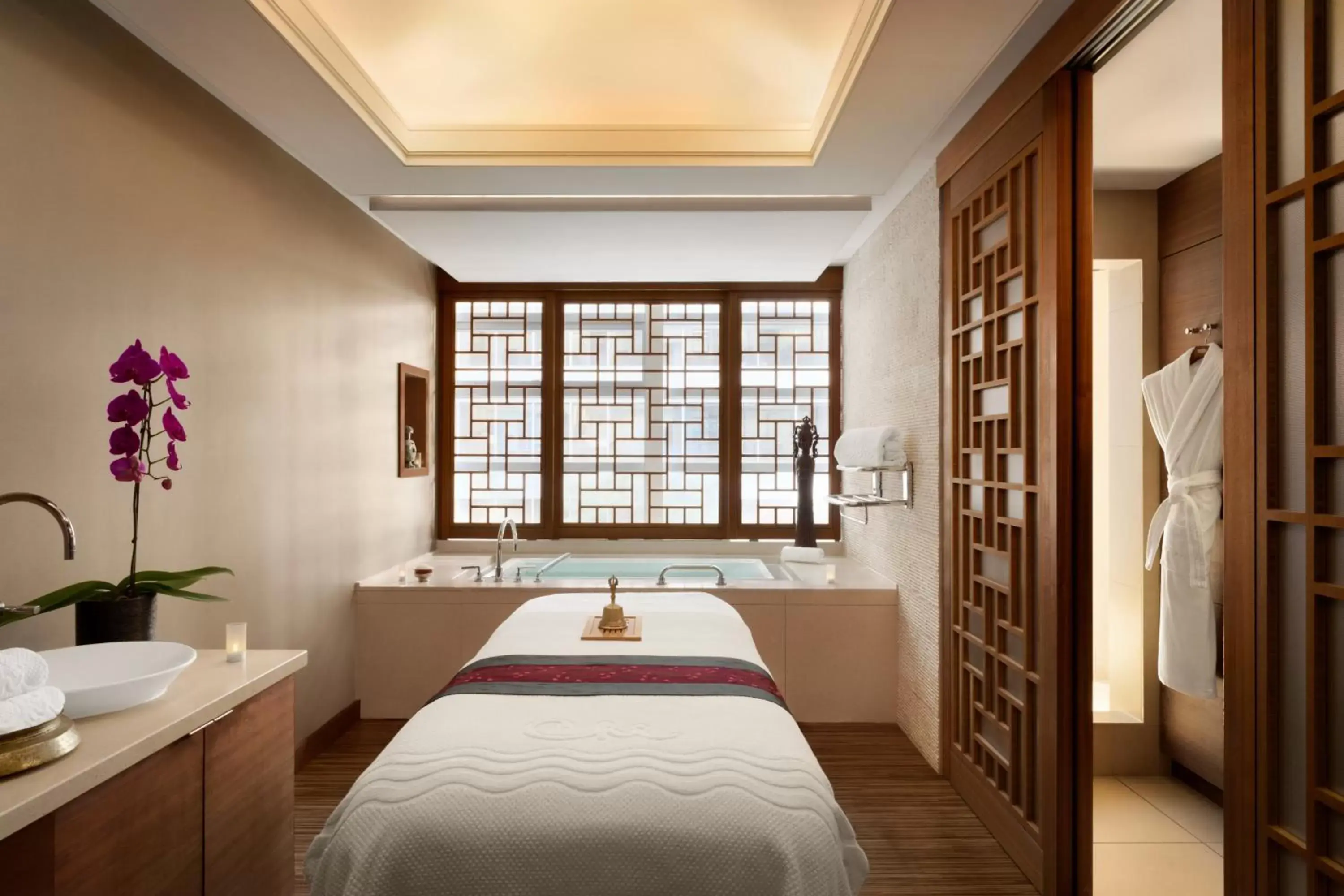 Spa and wellness centre/facilities in Shangri-La Vancouver