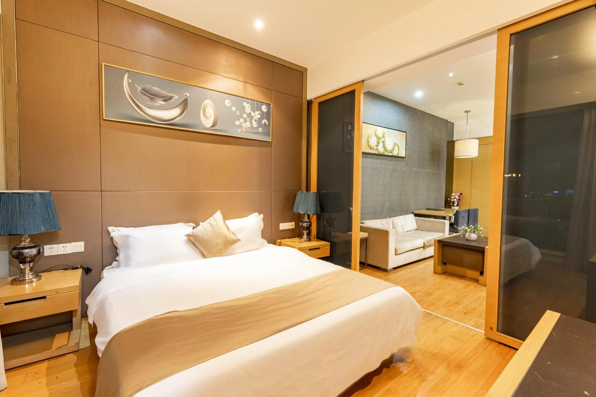 Bed in Guangzhou Xing Yi International Apartment - Poly World Branch