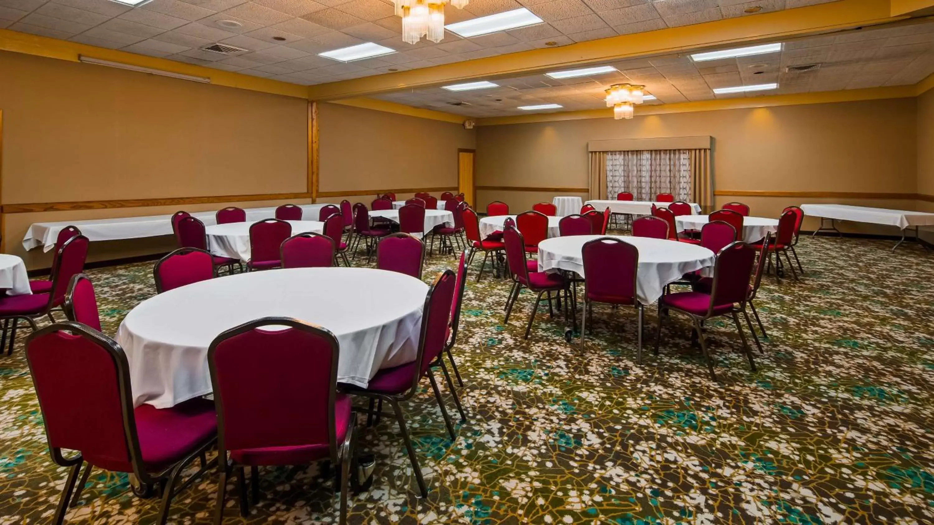 On site, Banquet Facilities in Best Western Woodhaven Inn