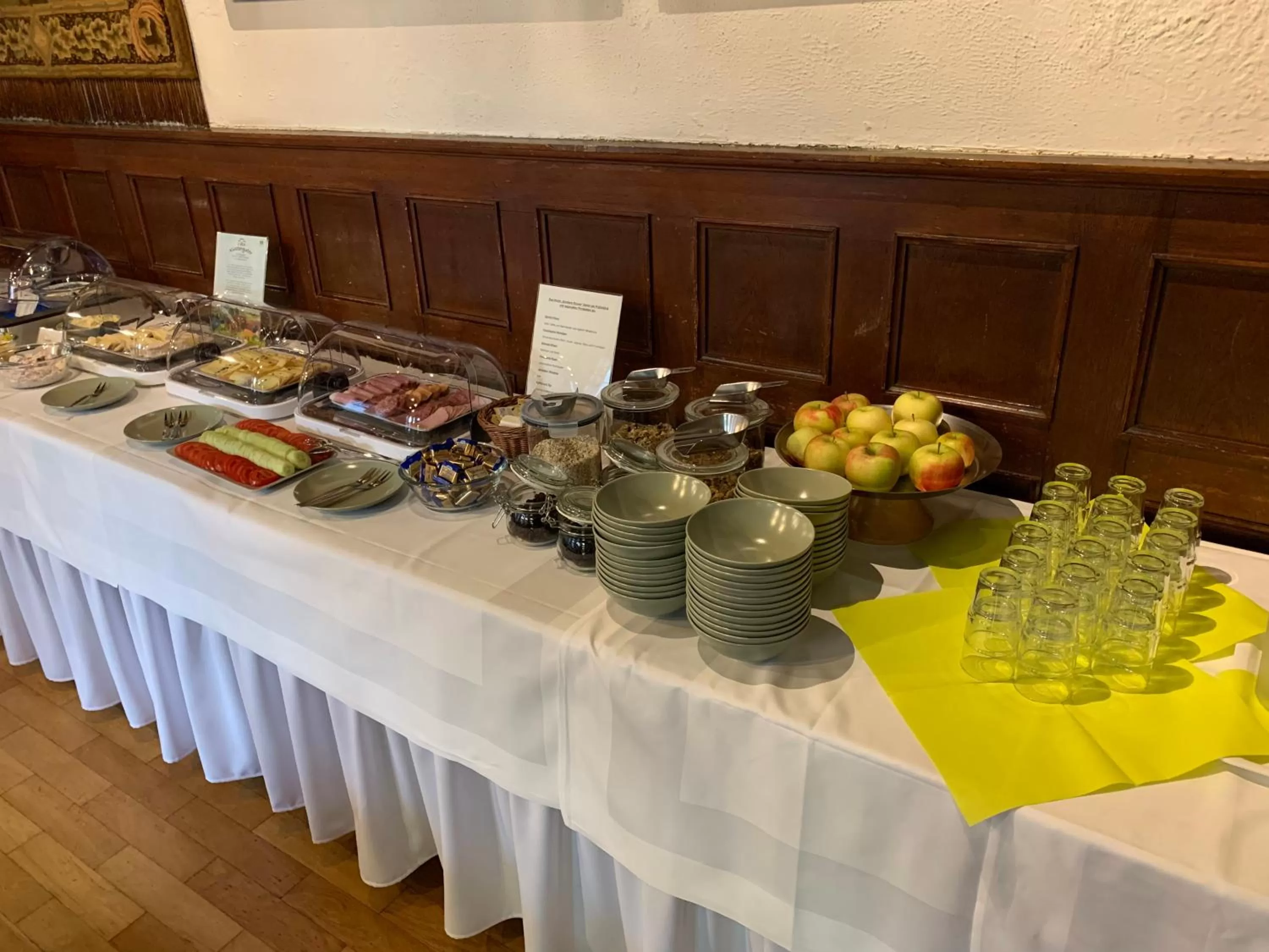 Buffet breakfast in Hotel Goldene Krone