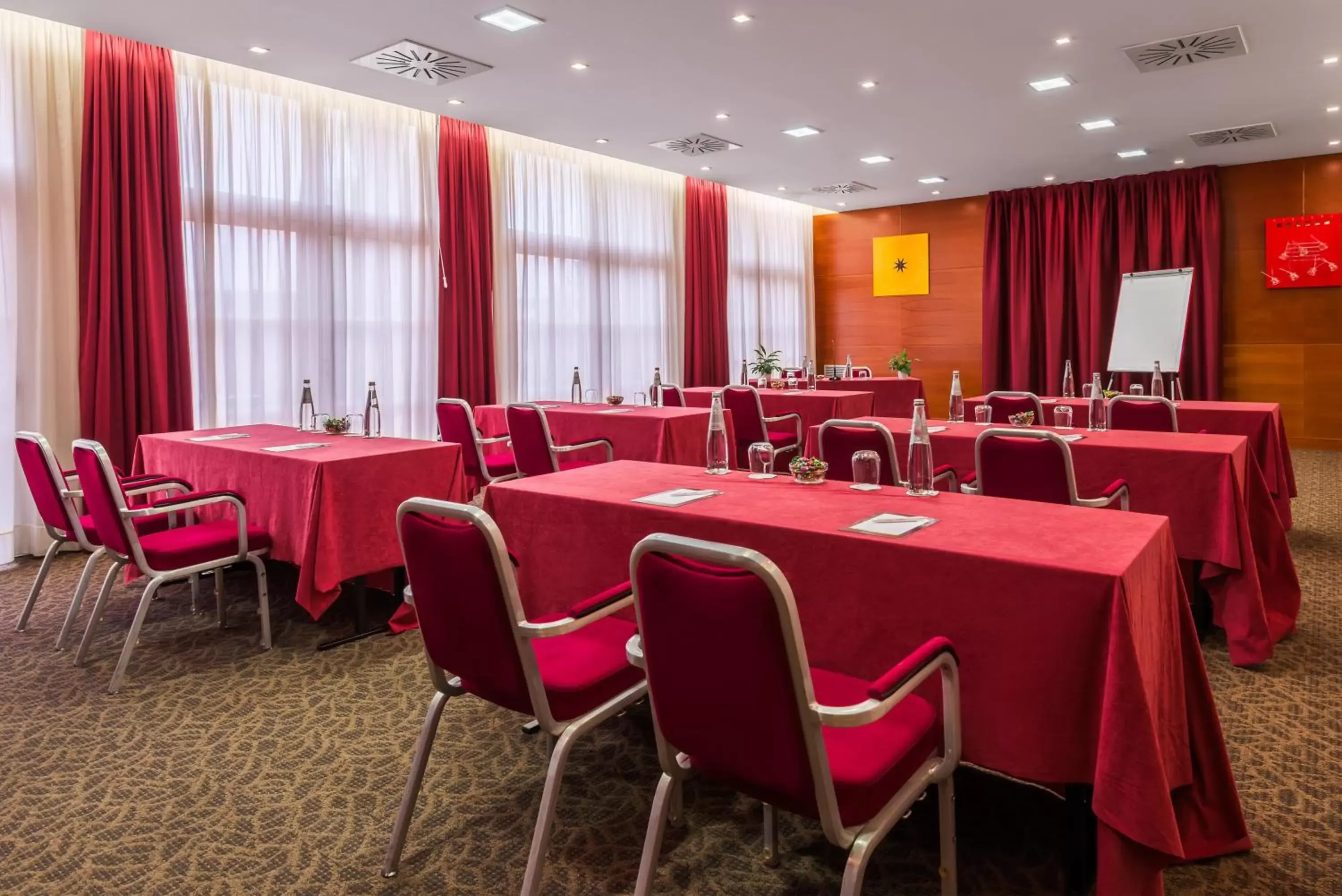 Meeting/conference room in Crowne Plaza Venice East, an IHG Hotel
