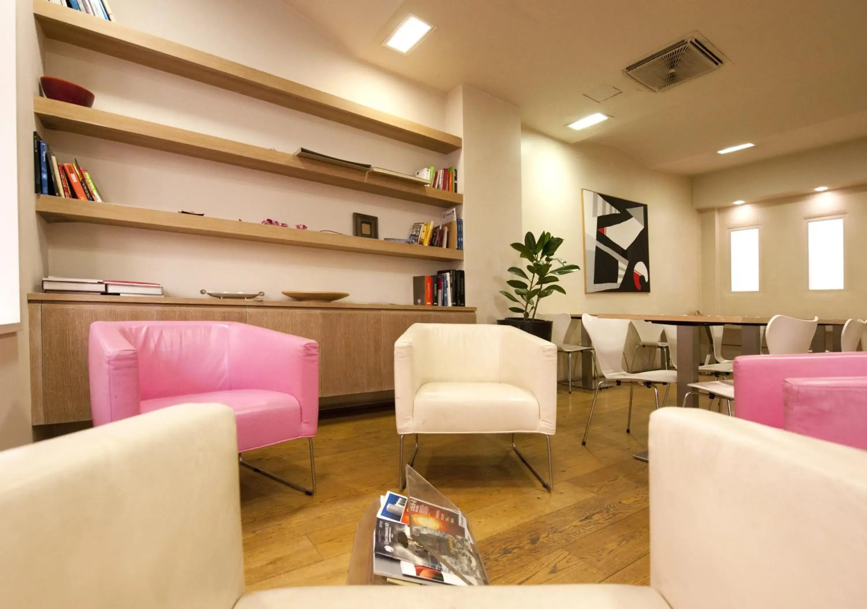 Library, Seating Area in Hotel Touring