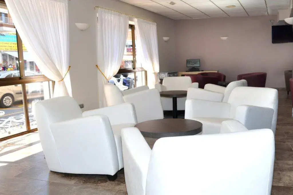 Communal lounge/ TV room, Lounge/Bar in Hotel Stella Maris