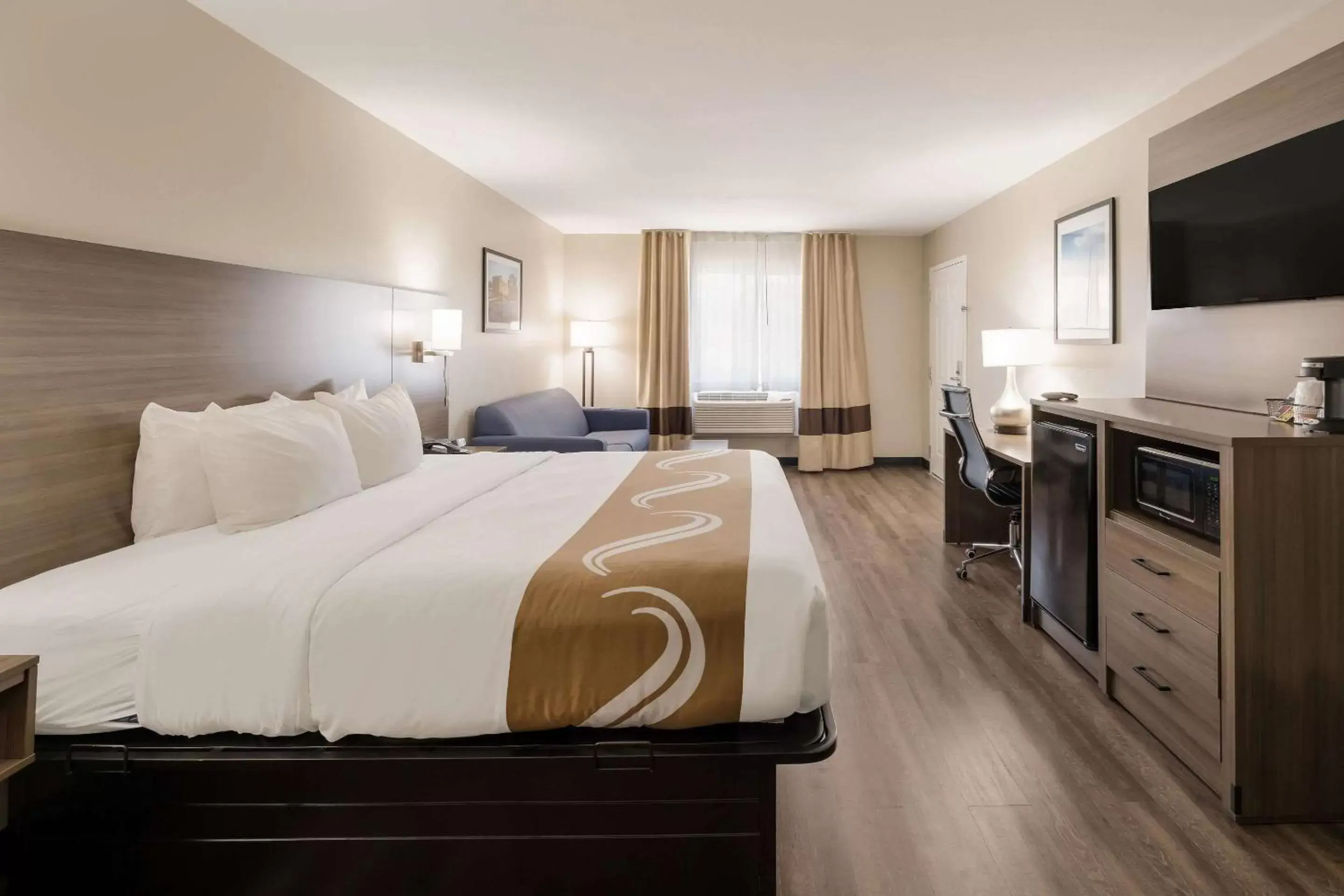 Bedroom, Bed in Quality Inn Bedroom, Bed in Quality Inn