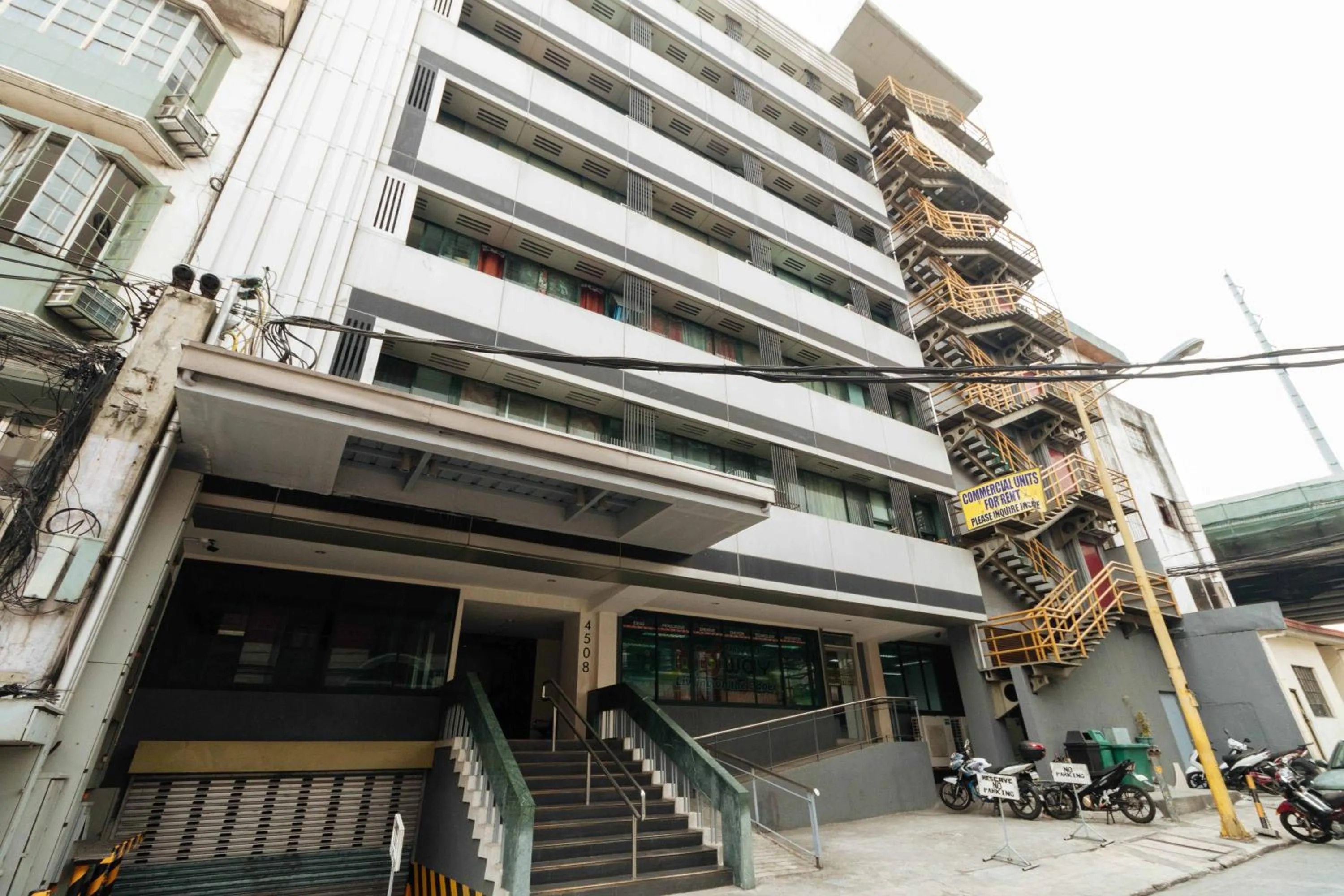 Property building in RedDoorz near Osmena Highway 1