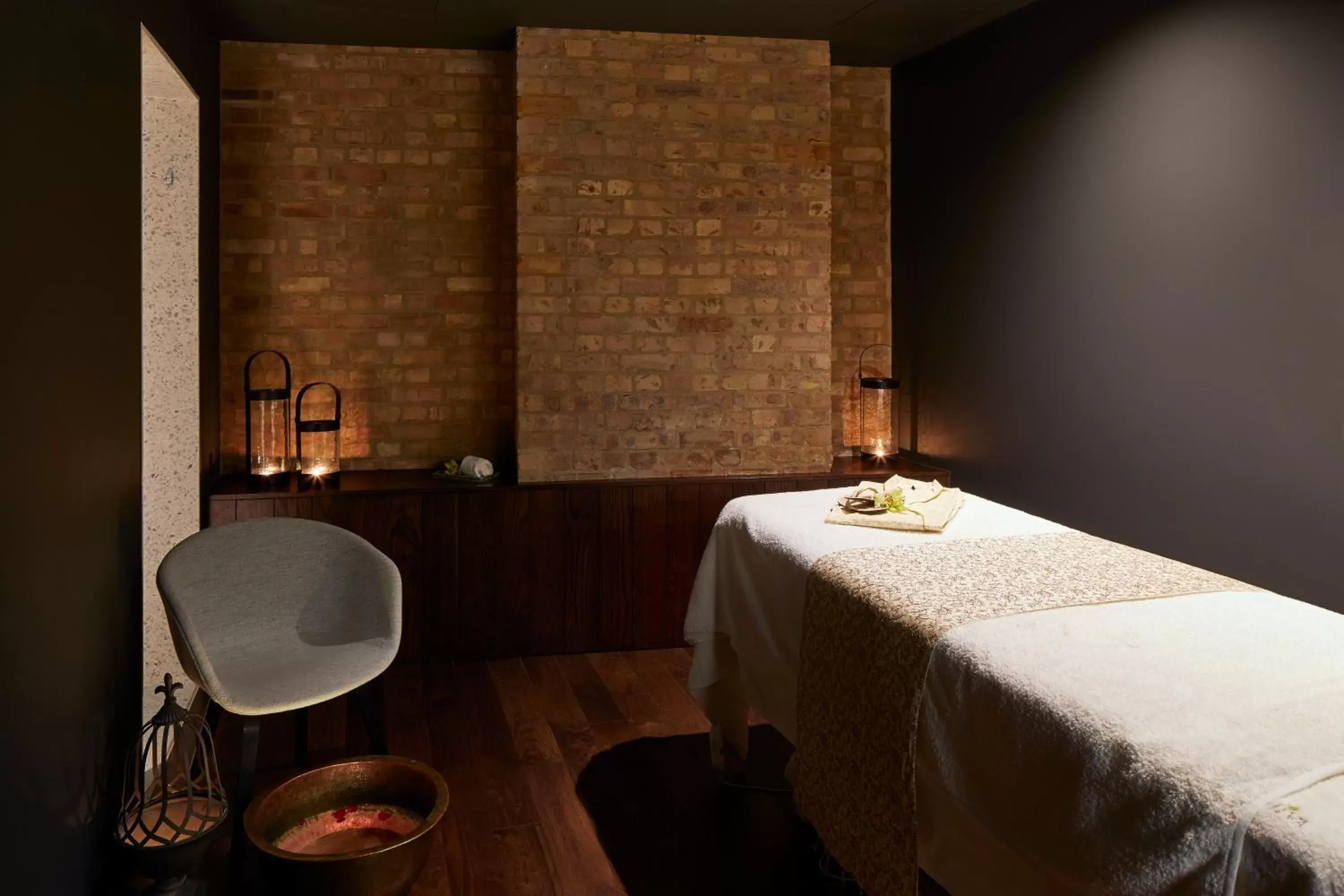 Massage, Bathroom in St. James' Court, A Taj Hotel, London