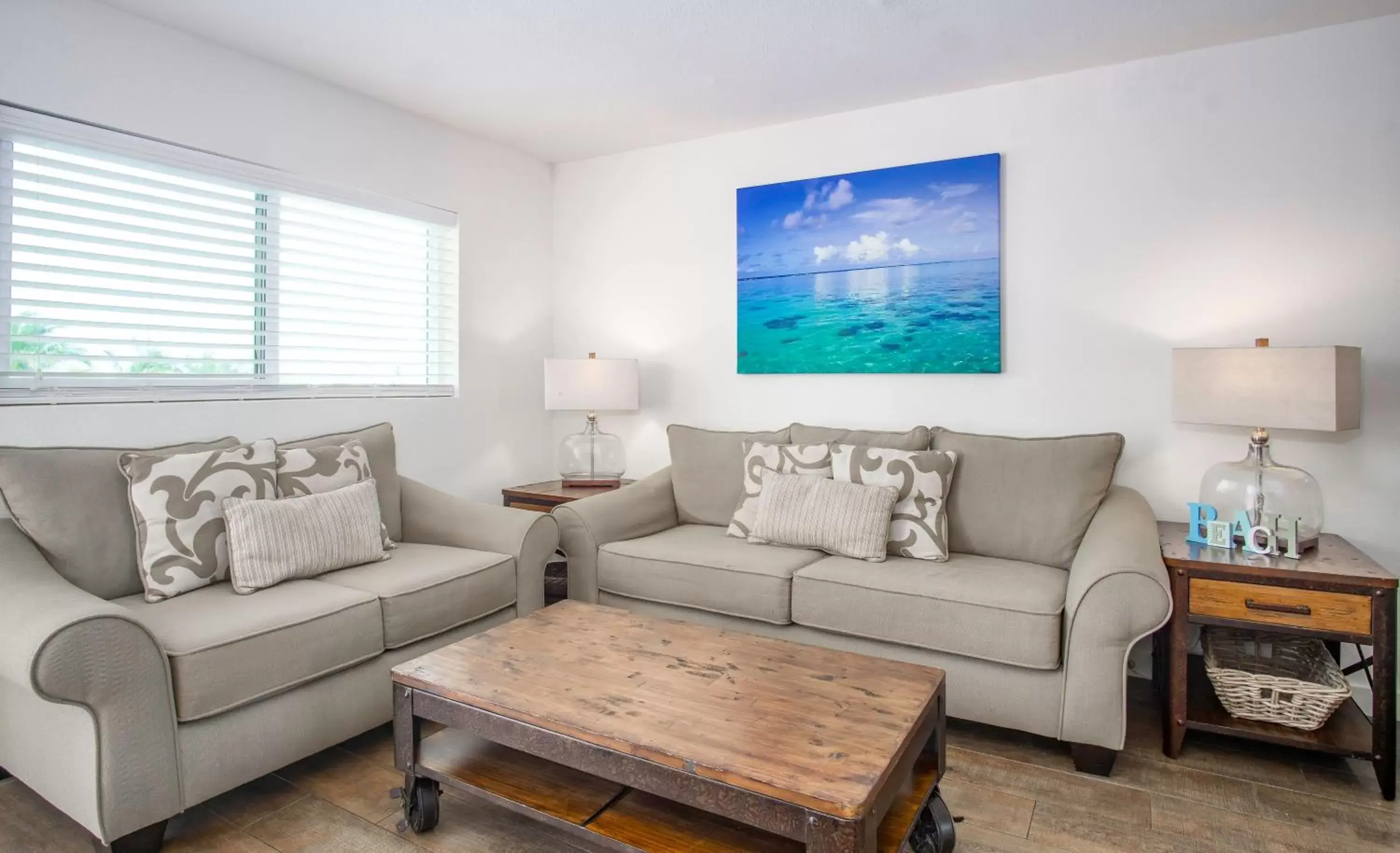 Living room, Seating Area in Skipjack Resort & Marina