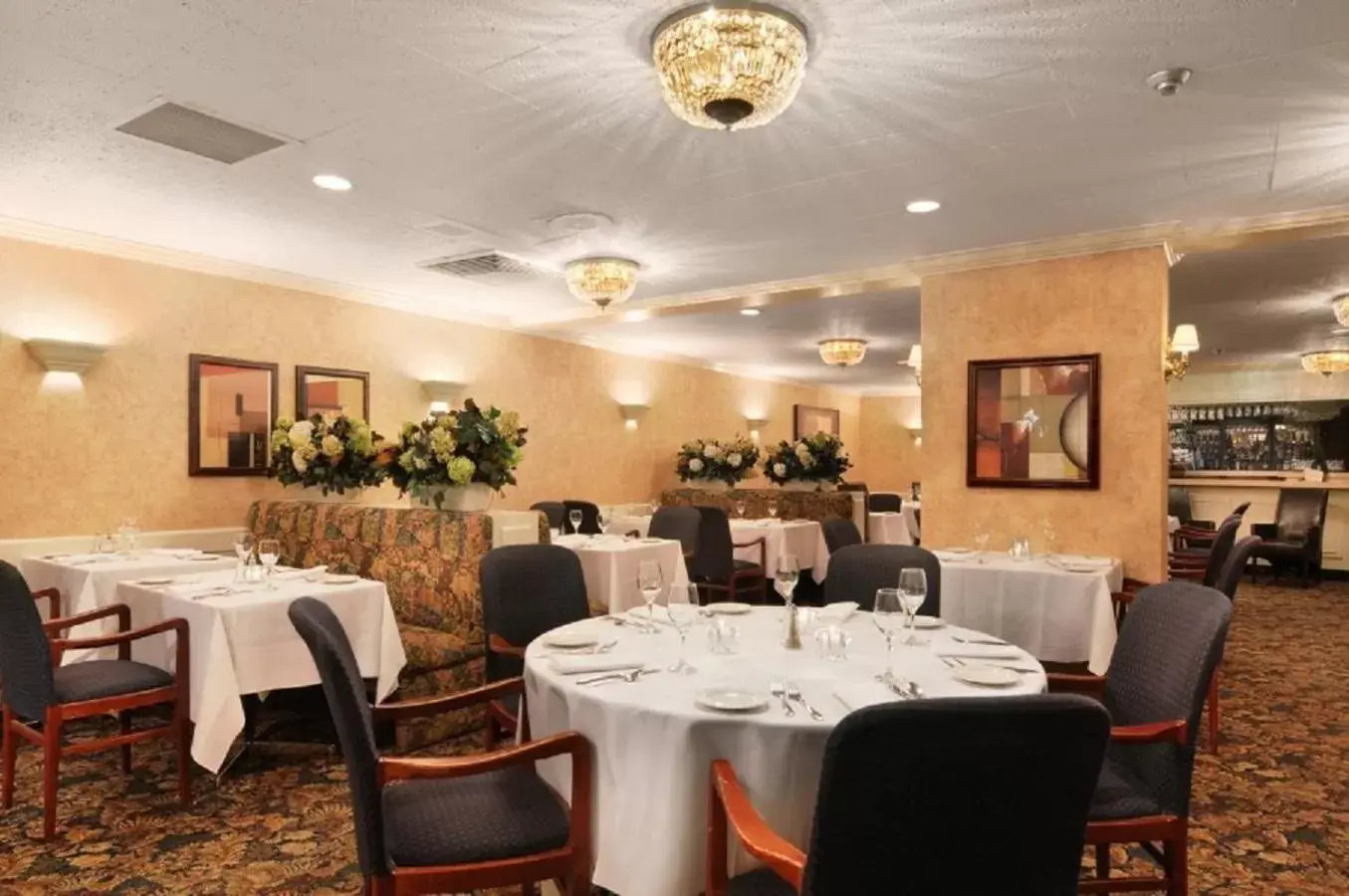 Restaurant/Places to Eat in The Senator Hotel & Conference Center Timmins