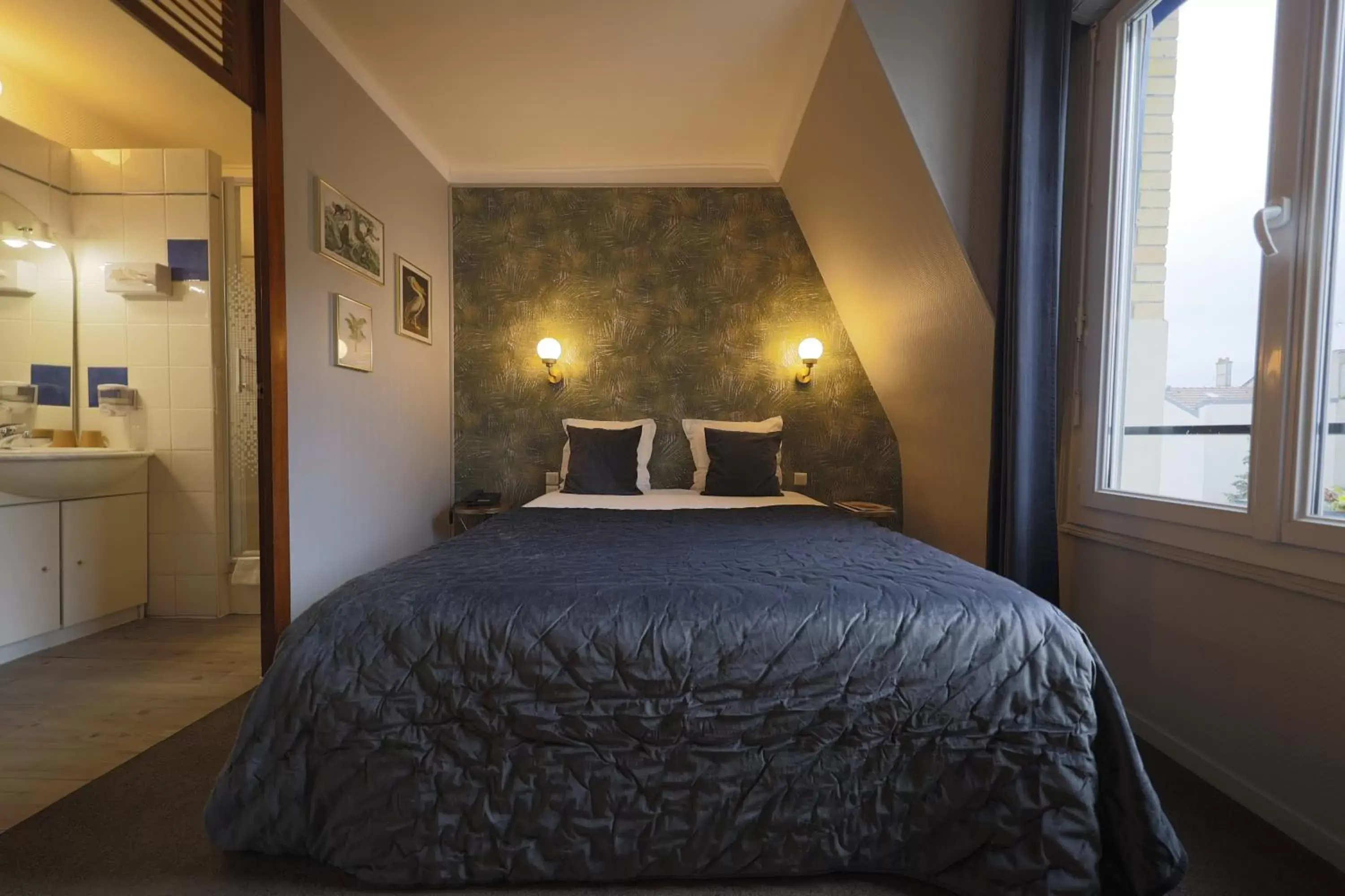 Bedroom in Hôtel Azur