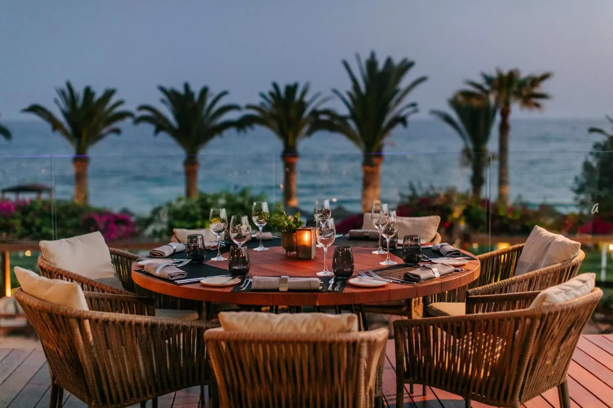 Restaurant/Places to Eat in Alion Beach Hotel