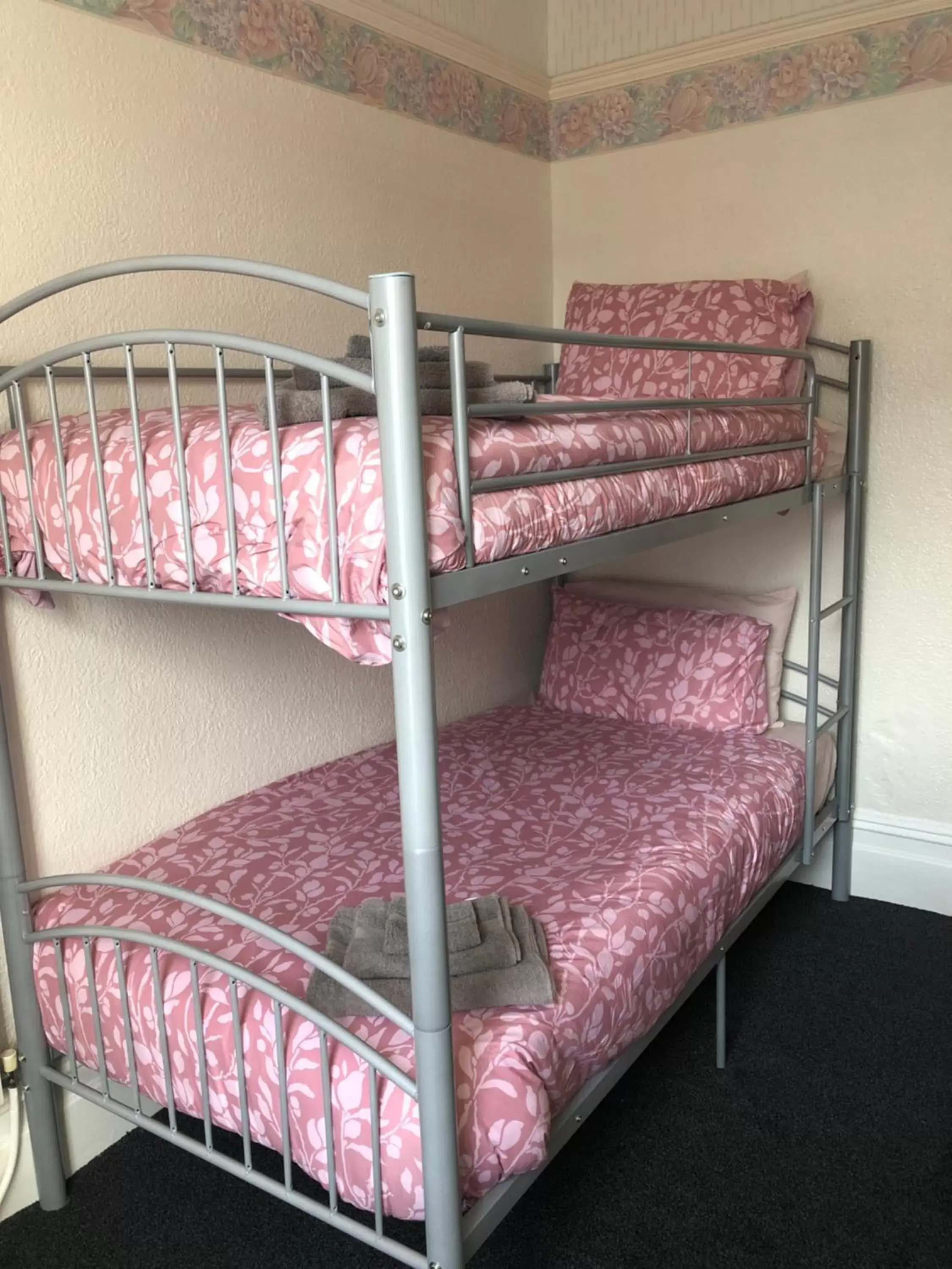 Bunk Bed in Briny View Hotel