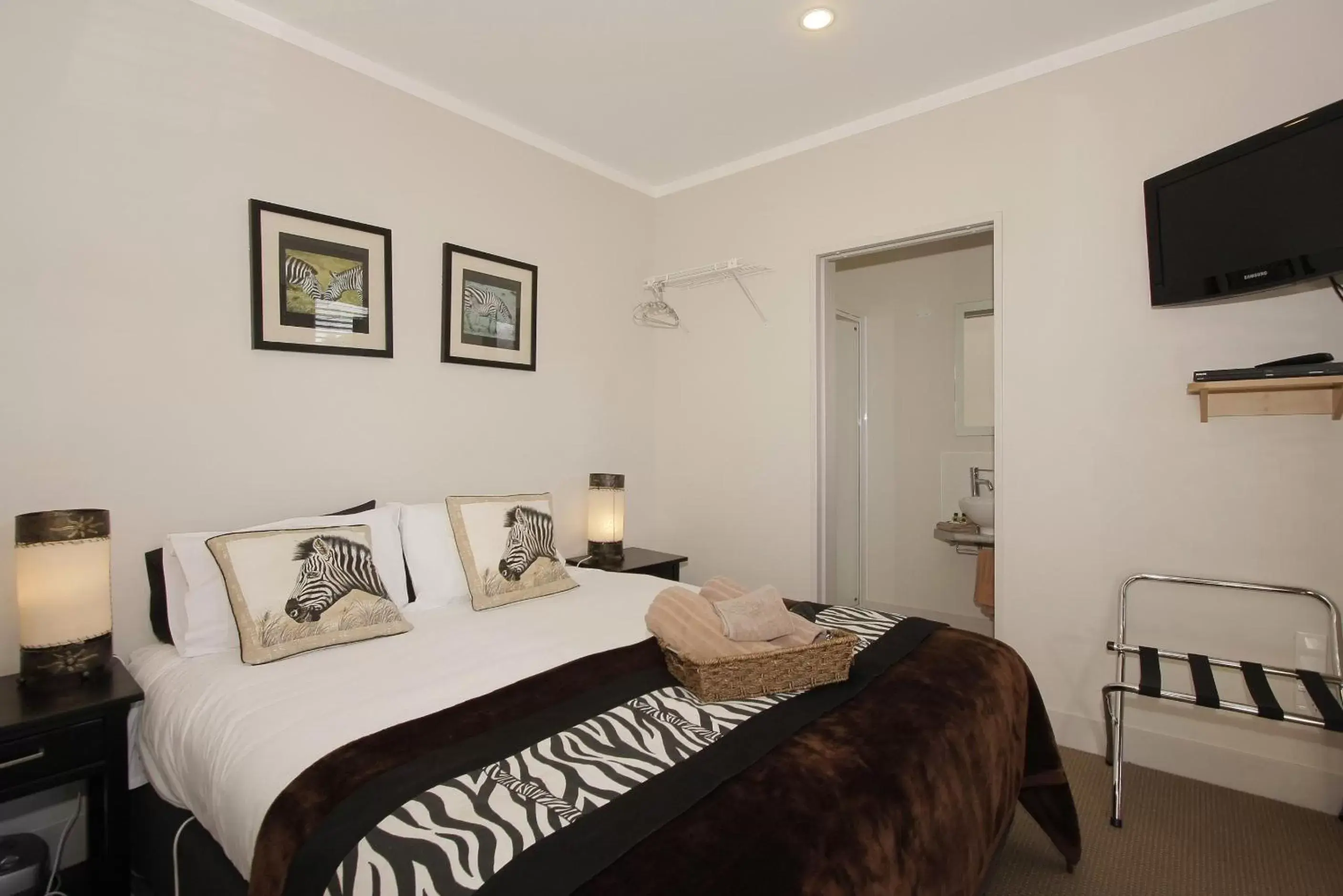 Bed in Big Five Motel Bed in Big Five Motel