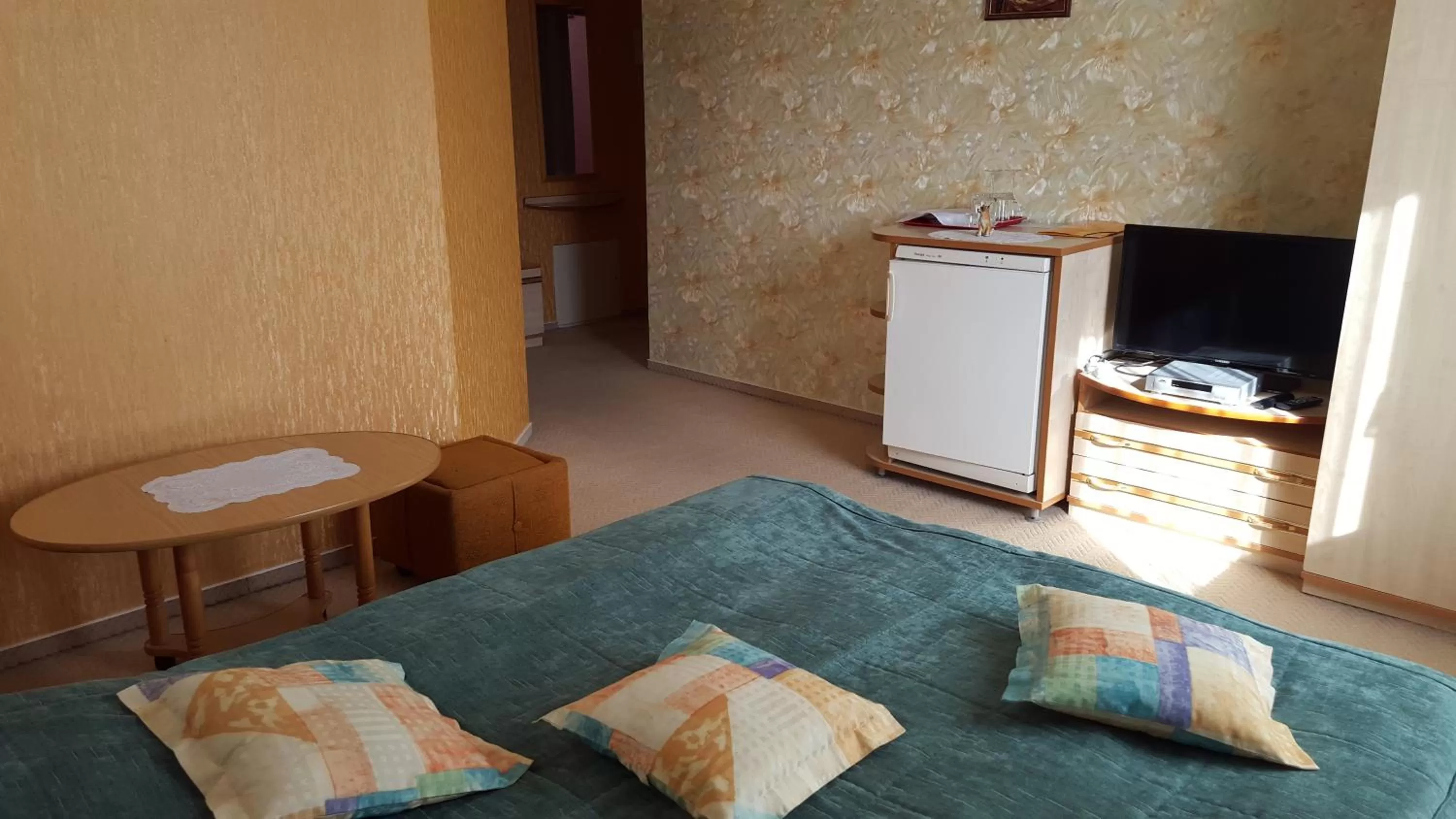 Photo of the whole room, TV/Entertainment Center in Guest House Linas