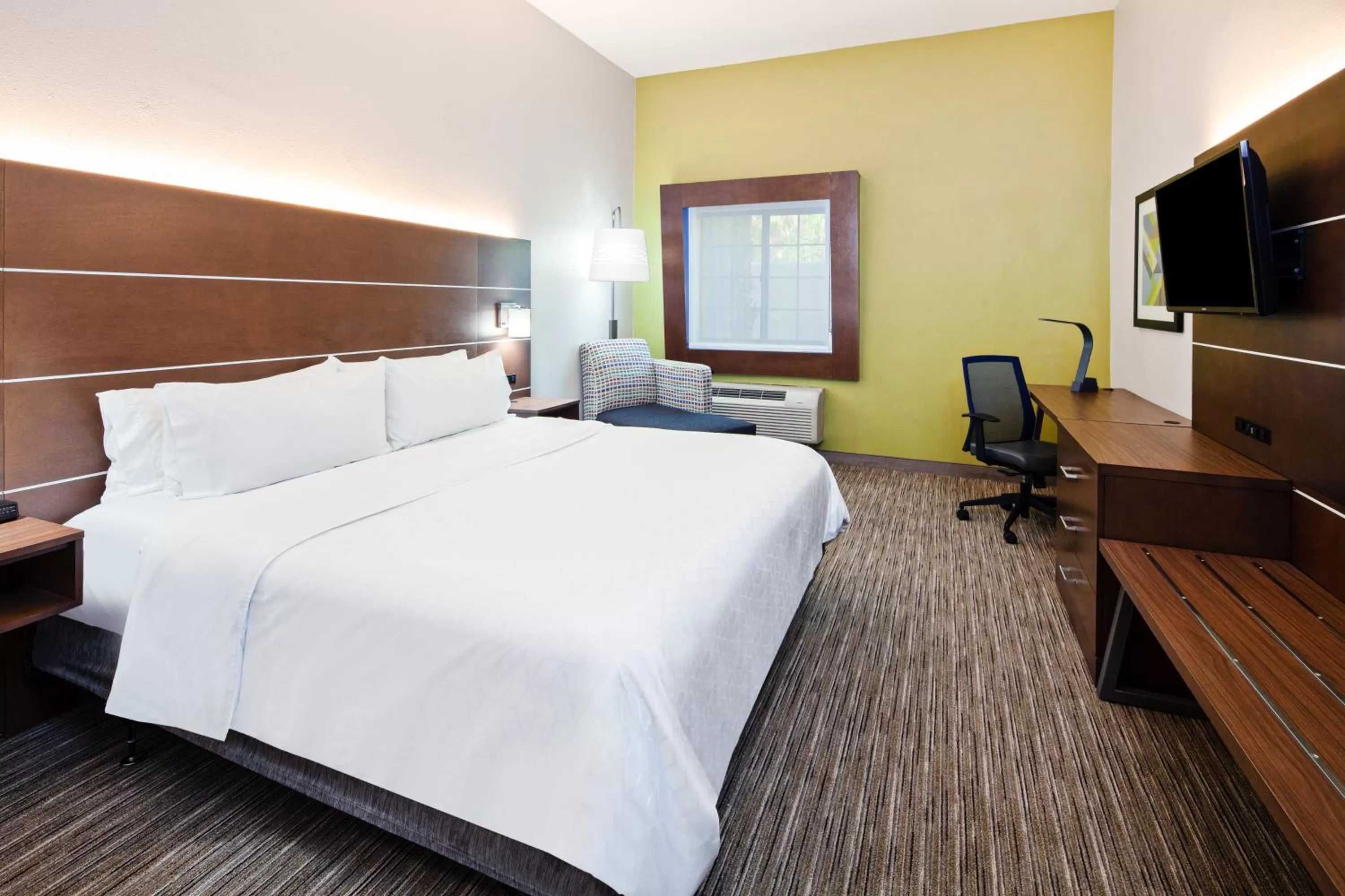 Photo of the whole room, Bed in Holiday Inn Express & Suites Rancho Mirage - Palm Spgs Area by IHG