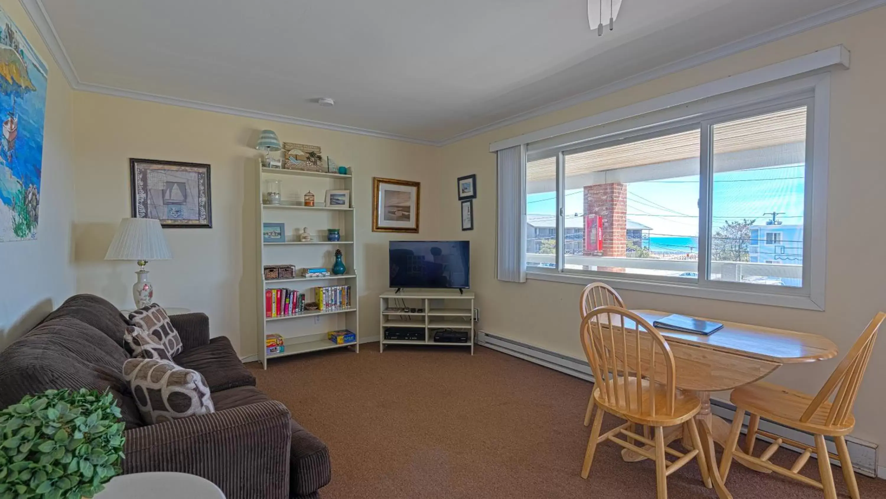 Seating Area in Montauk Oceanside Suites