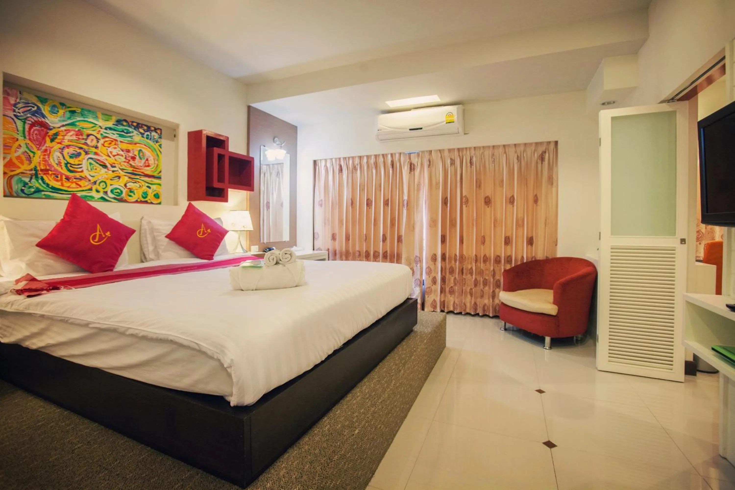 Day, Bed in Ayara Grand Palace Hotel