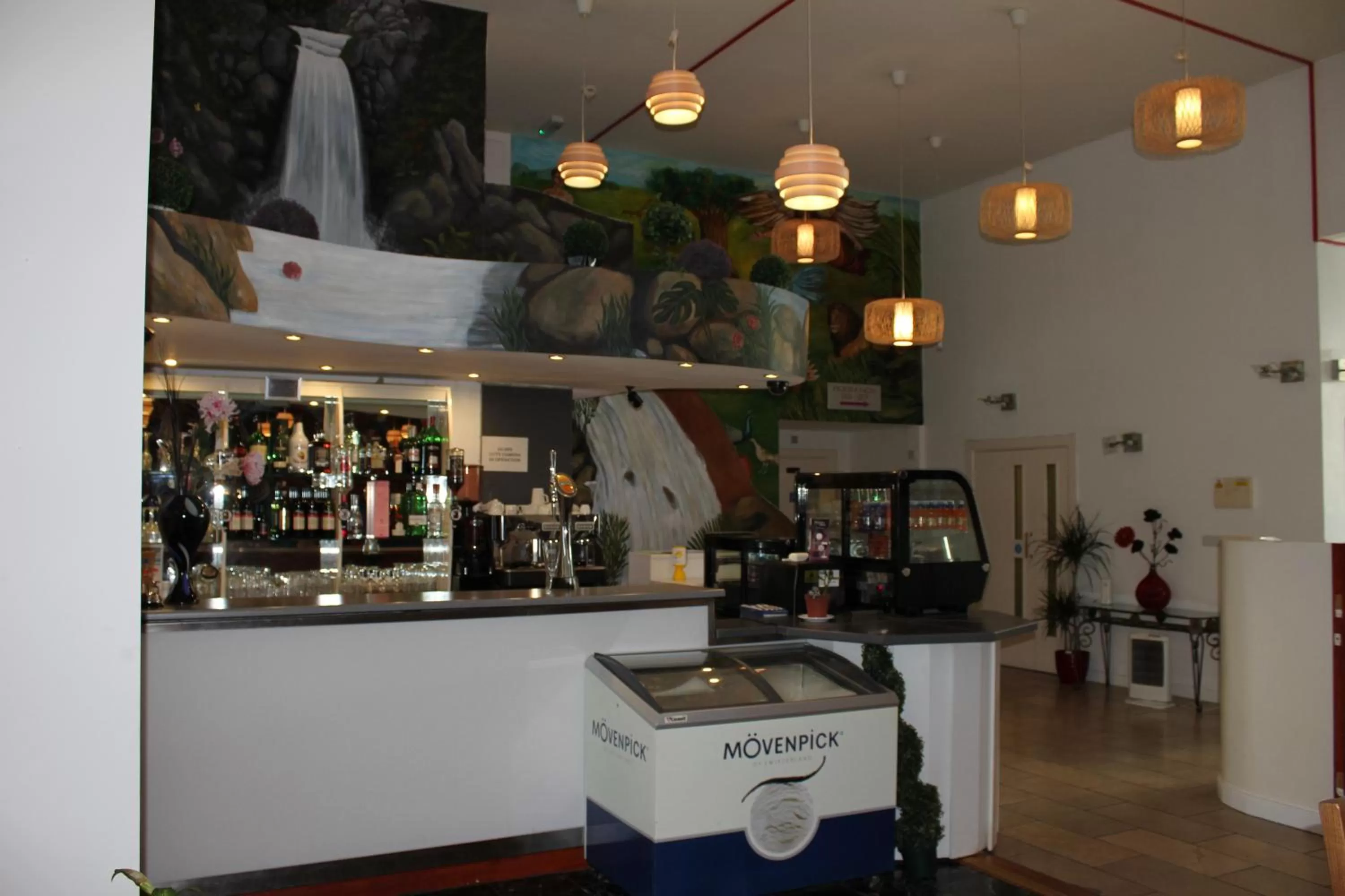 Alcoholic drinks in Desalis Hotel London Stansted