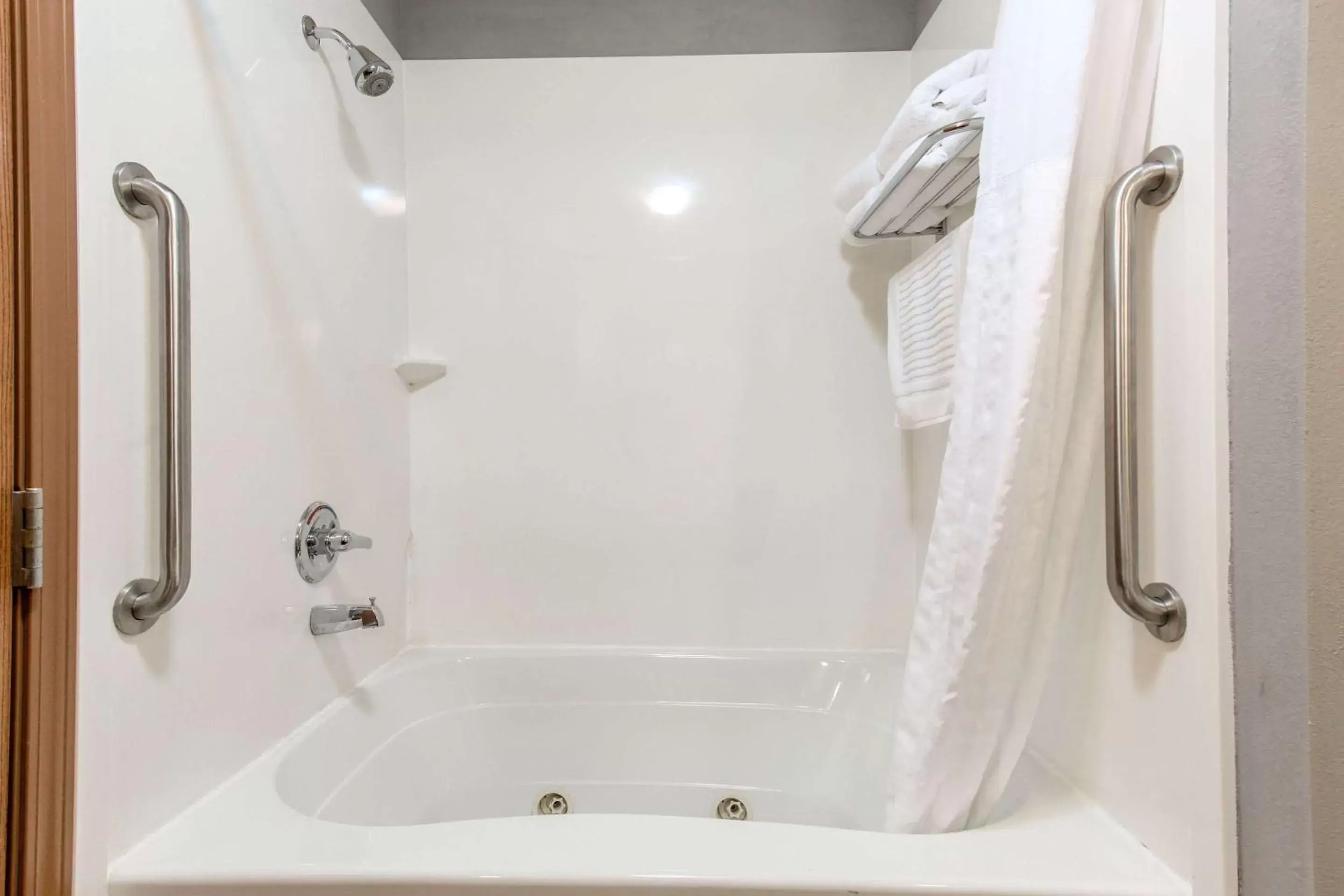 Shower, Bathroom in Comfort Suites Fairview Heights