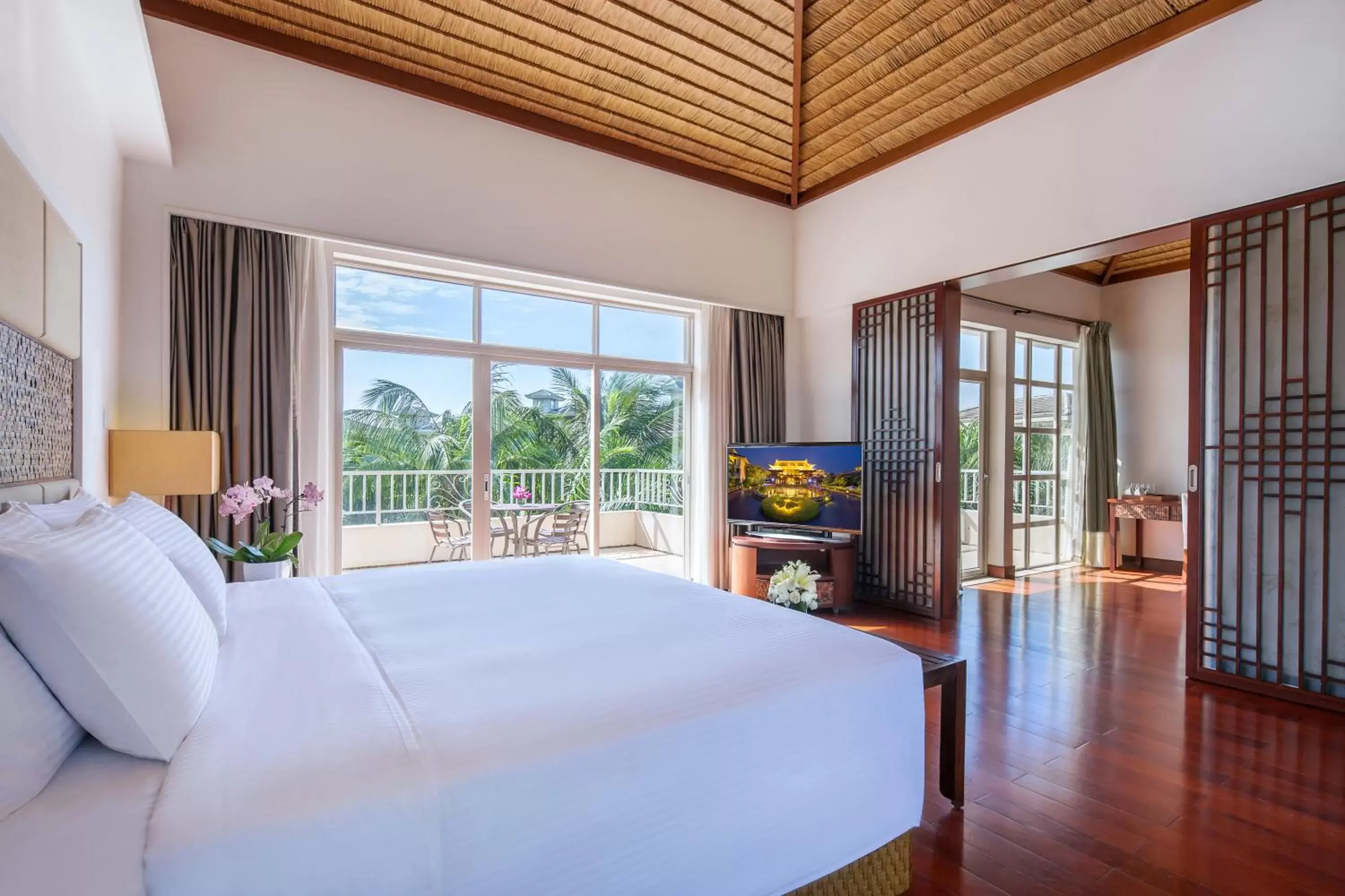 Bedroom in Huayu Resort & Spa Yalong Bay Sanya