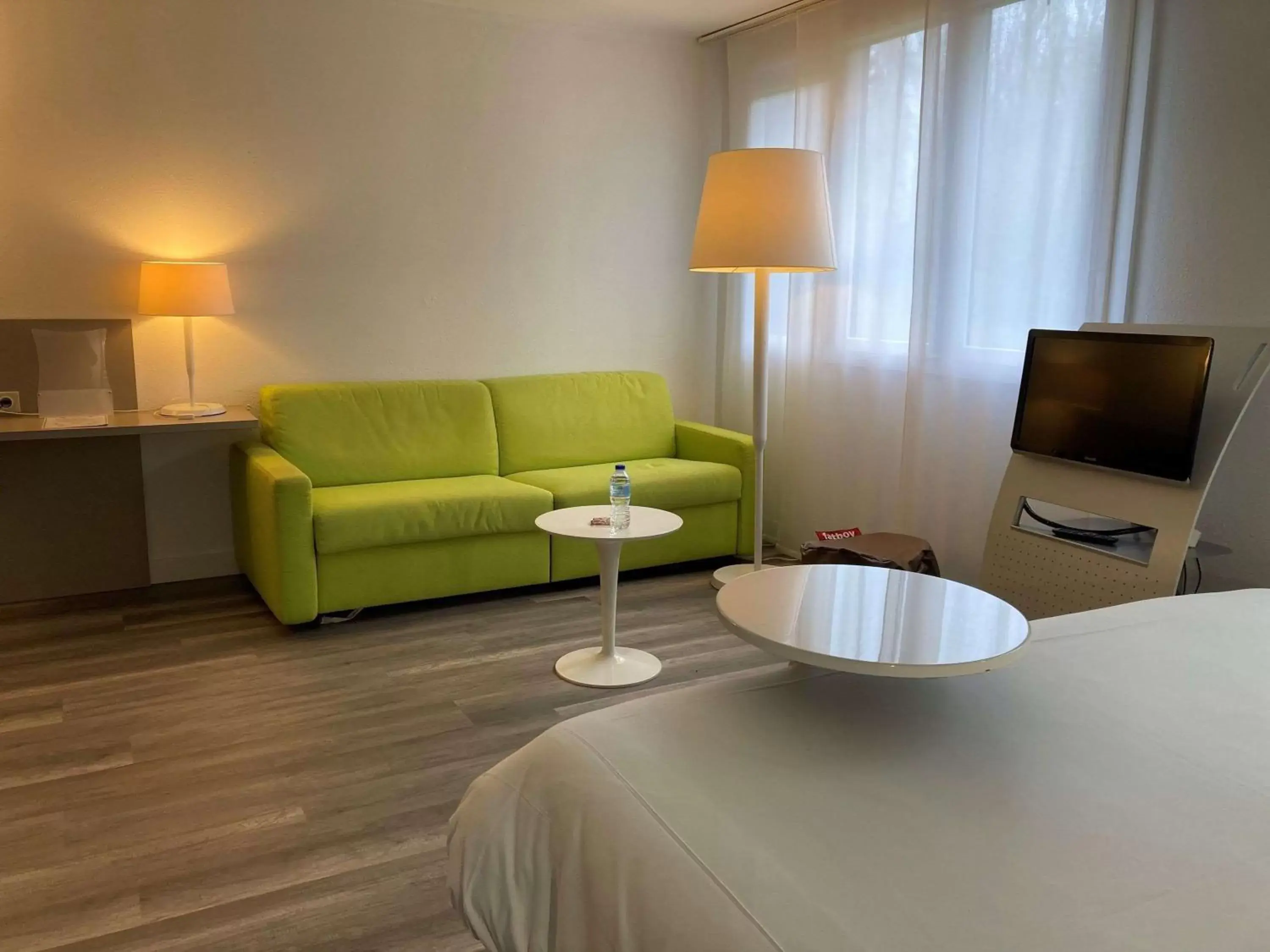 Bedroom, Seating Area in ibis Styles Lille Aéroport