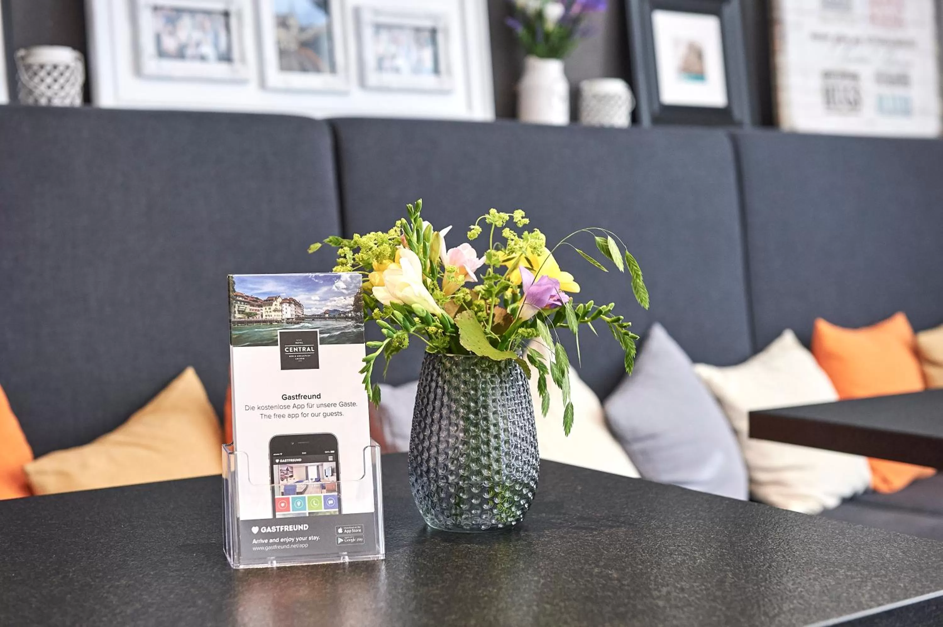 Lounge or bar in Hotel Central Luzern