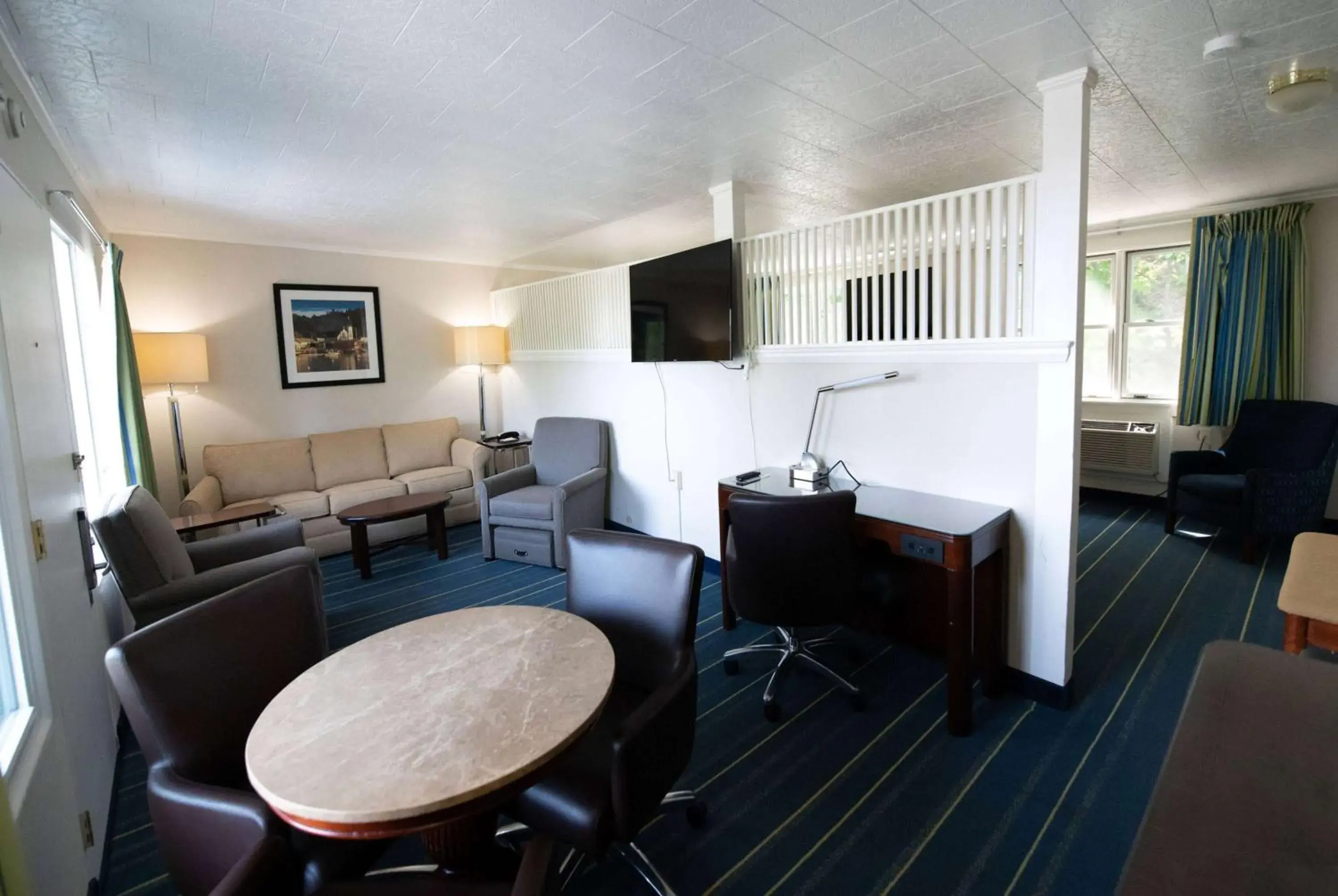 Photo of the whole room, Seating Area in Days Inn by Wyndham Bar Harbor