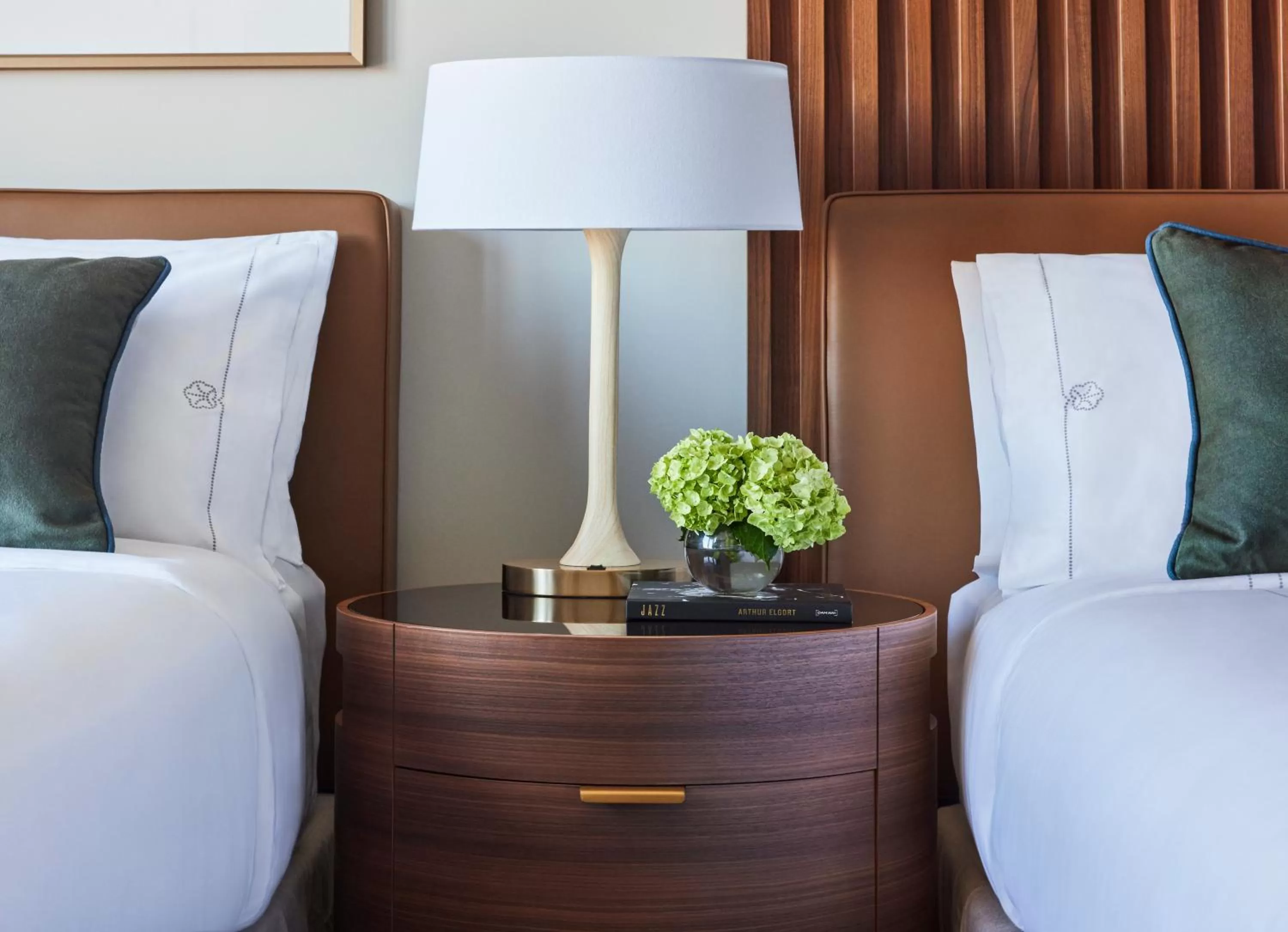 Bedroom, Bed in Omni Boston Hotel at the Seaport