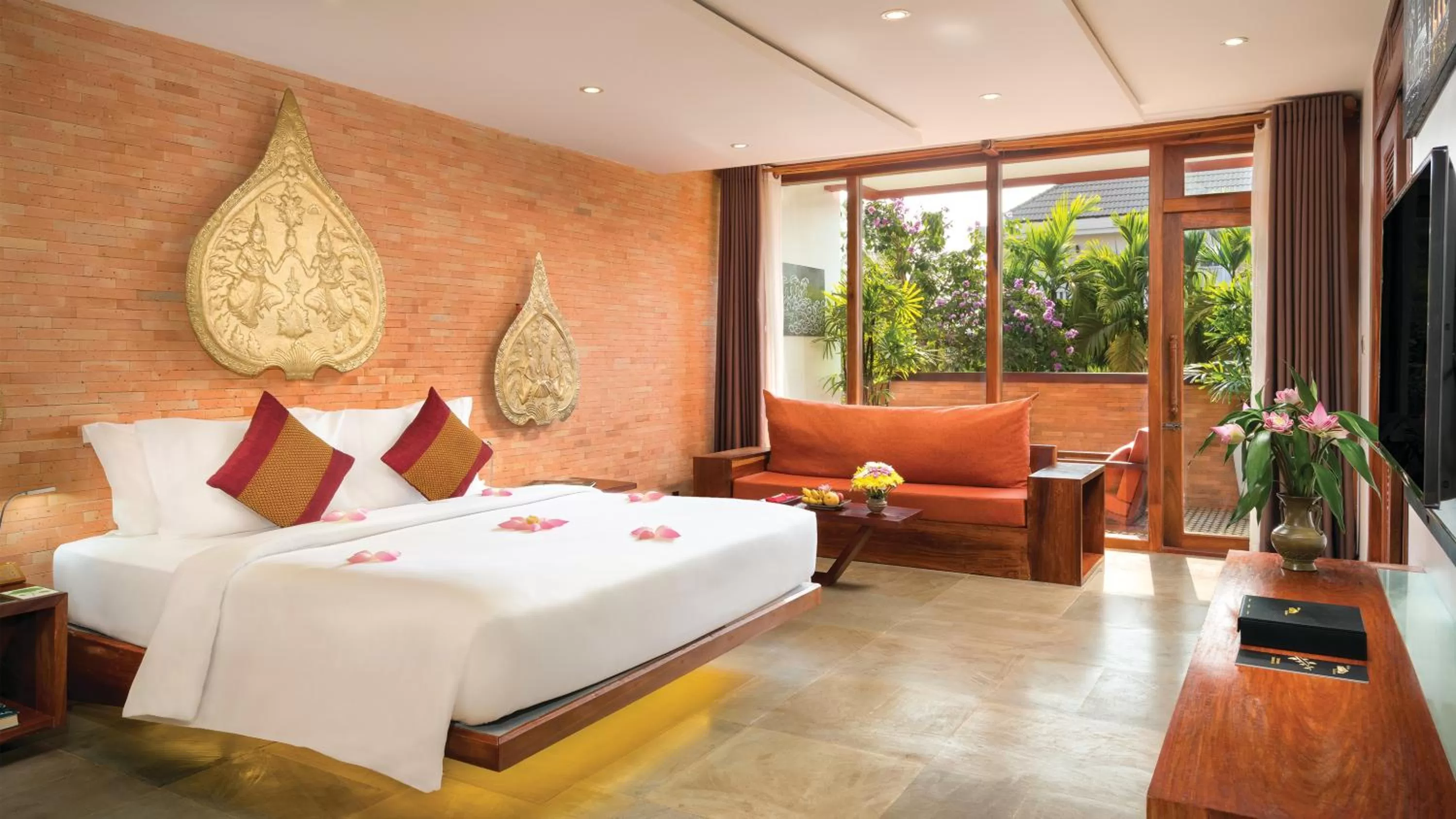 TV and multimedia, Bed in Golden Temple Residence