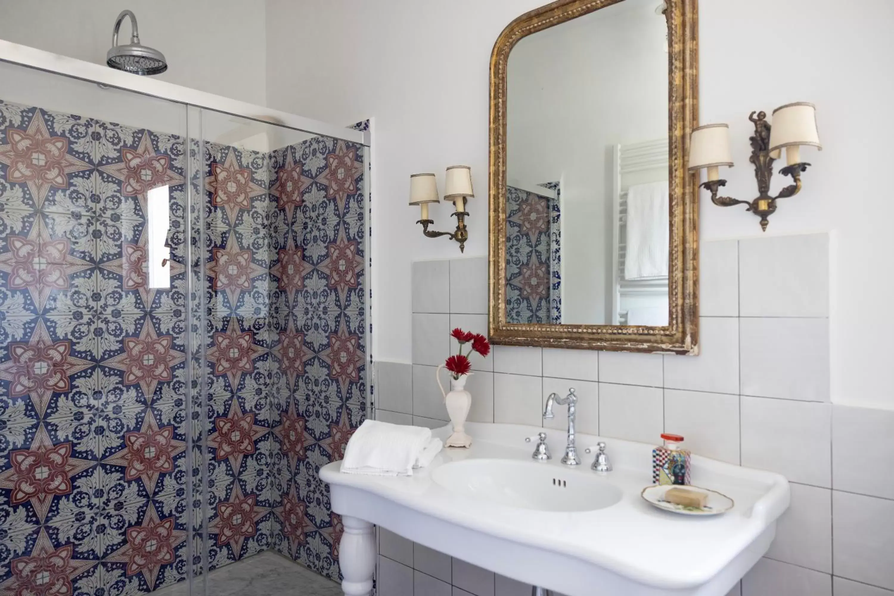 Shower, Bathroom in Villa Carafa De Cillis