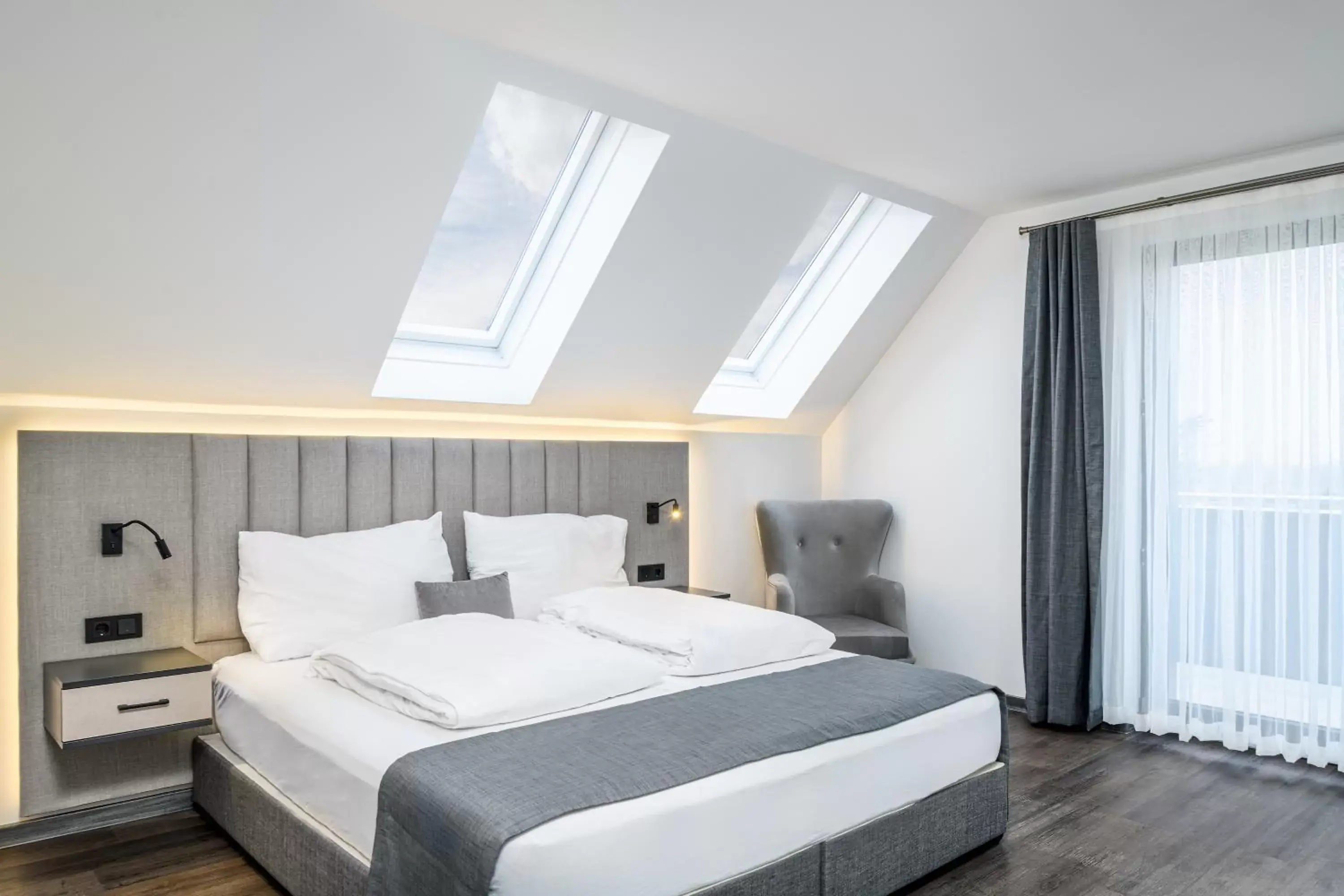 Double Room with Balcony - single occupancy in PARKHOTEL BRAUNAU - 24 Stunden Self Check-IN Double Room with Balcony - single occupancy in PARKHOTEL BRAUNAU - 24 Stunden Self Check-IN