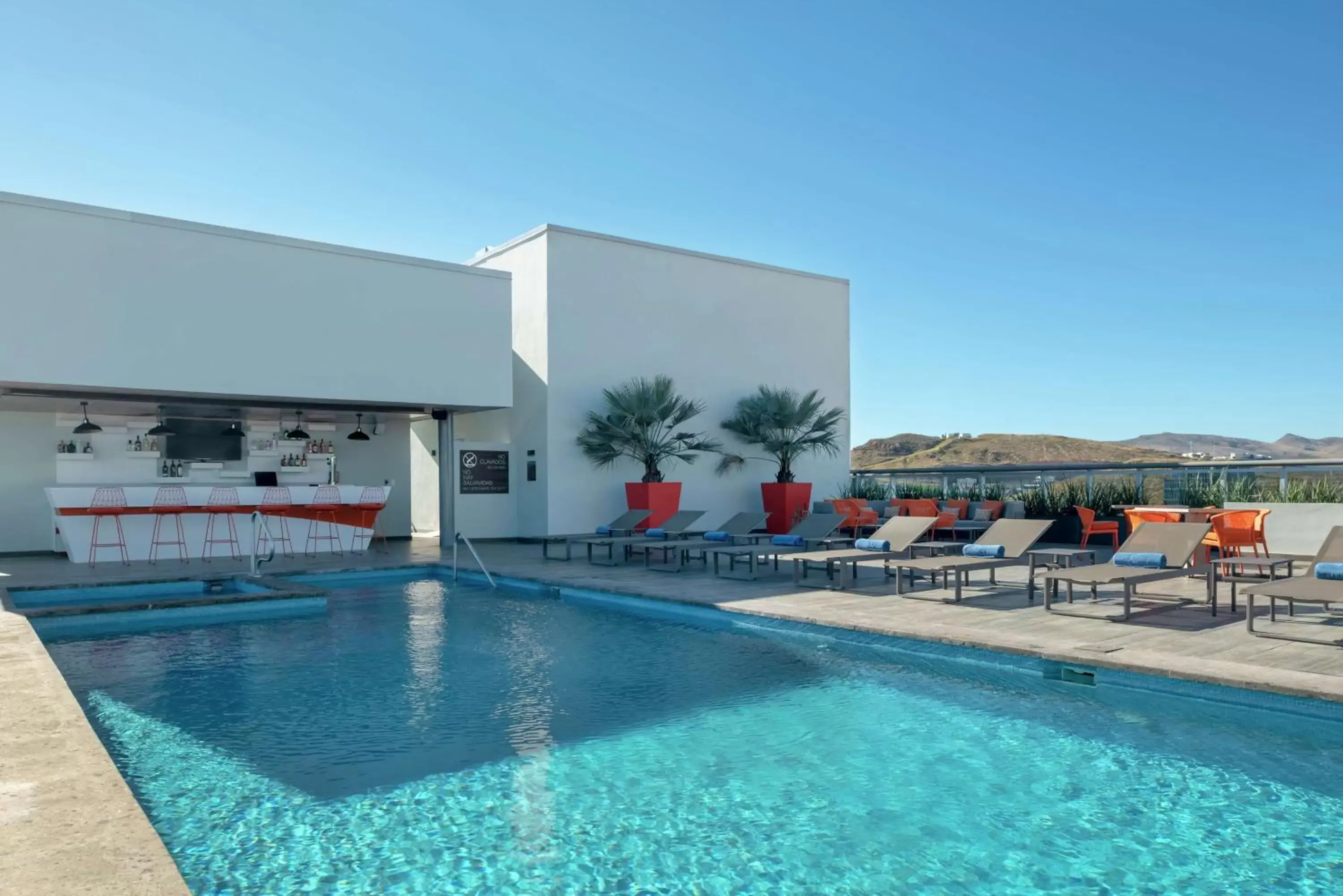 Property building, Swimming Pool in Hilton Garden Inn Chihuahua